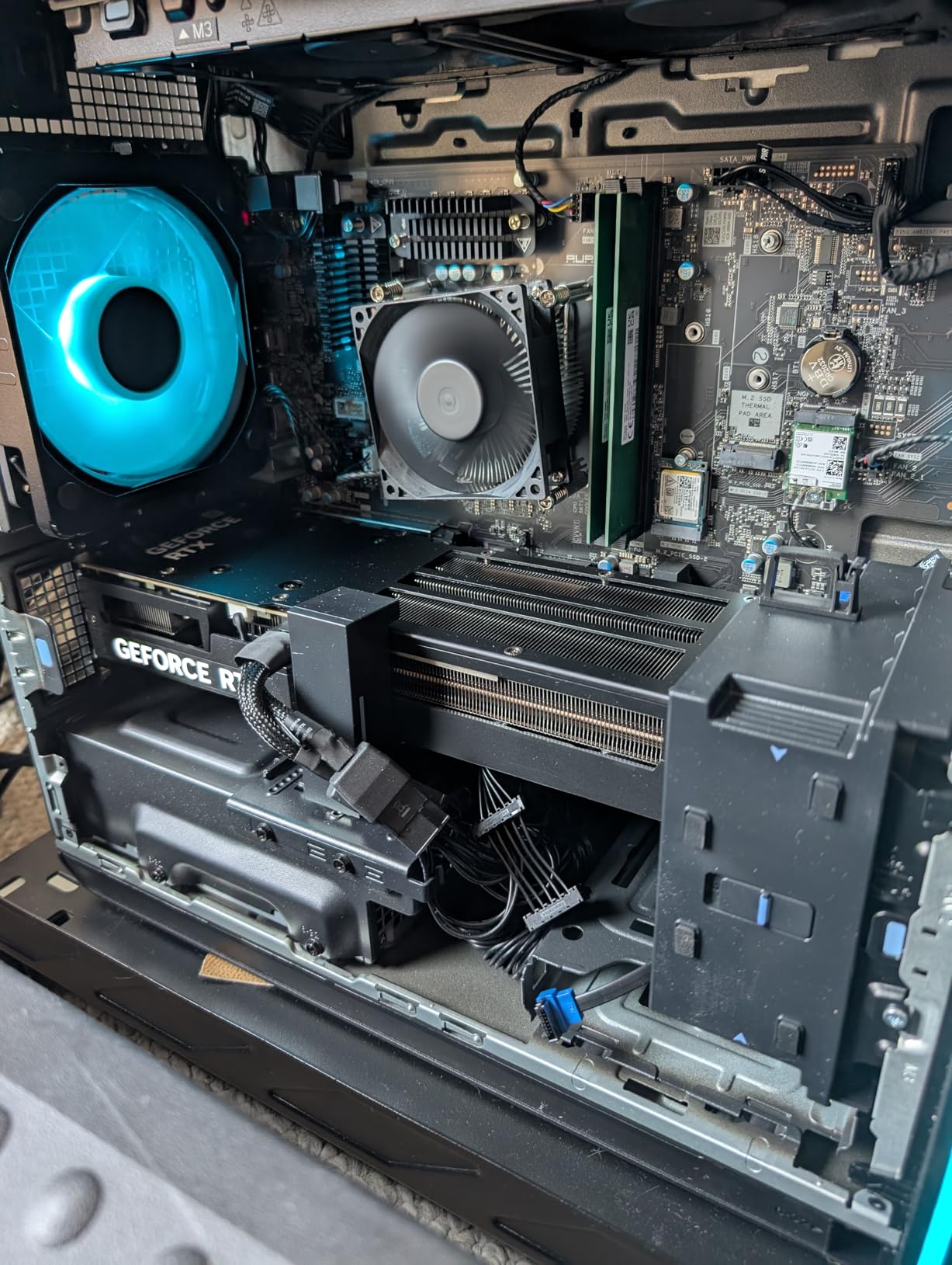 Alienware Aurora Gaming Desktop ACT1250 - Intel Core Ultra 7 265F, 32GB DDR5 RAM, 1TB SSD, NVIDIA GeForce RTX 5070, 1000W Platinum Rated PSU, Windows 11 Home, Clear Panel - Black customer photo 1