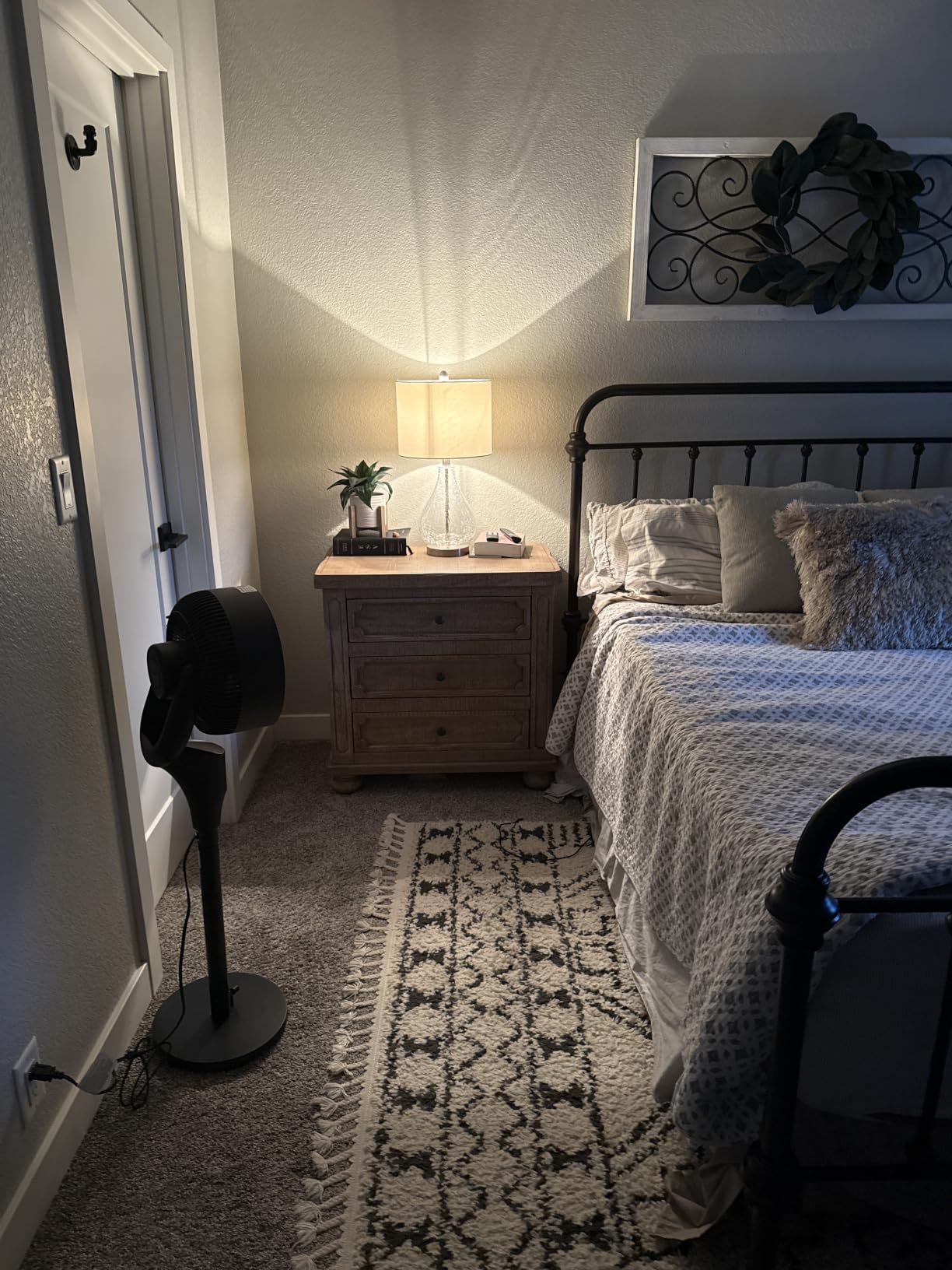 DREO Fan for Bedroom, 2026 Upgraded, 90ft Airflow, 20dB Quiet Fan, 90° Oscillating Standing Fan for Whole Room, DC Motor, 8+H Speeds, 3 Modes, 38-42'' Adjustable Height, 8H Timer, 105° Manual Vertical customer photo 2