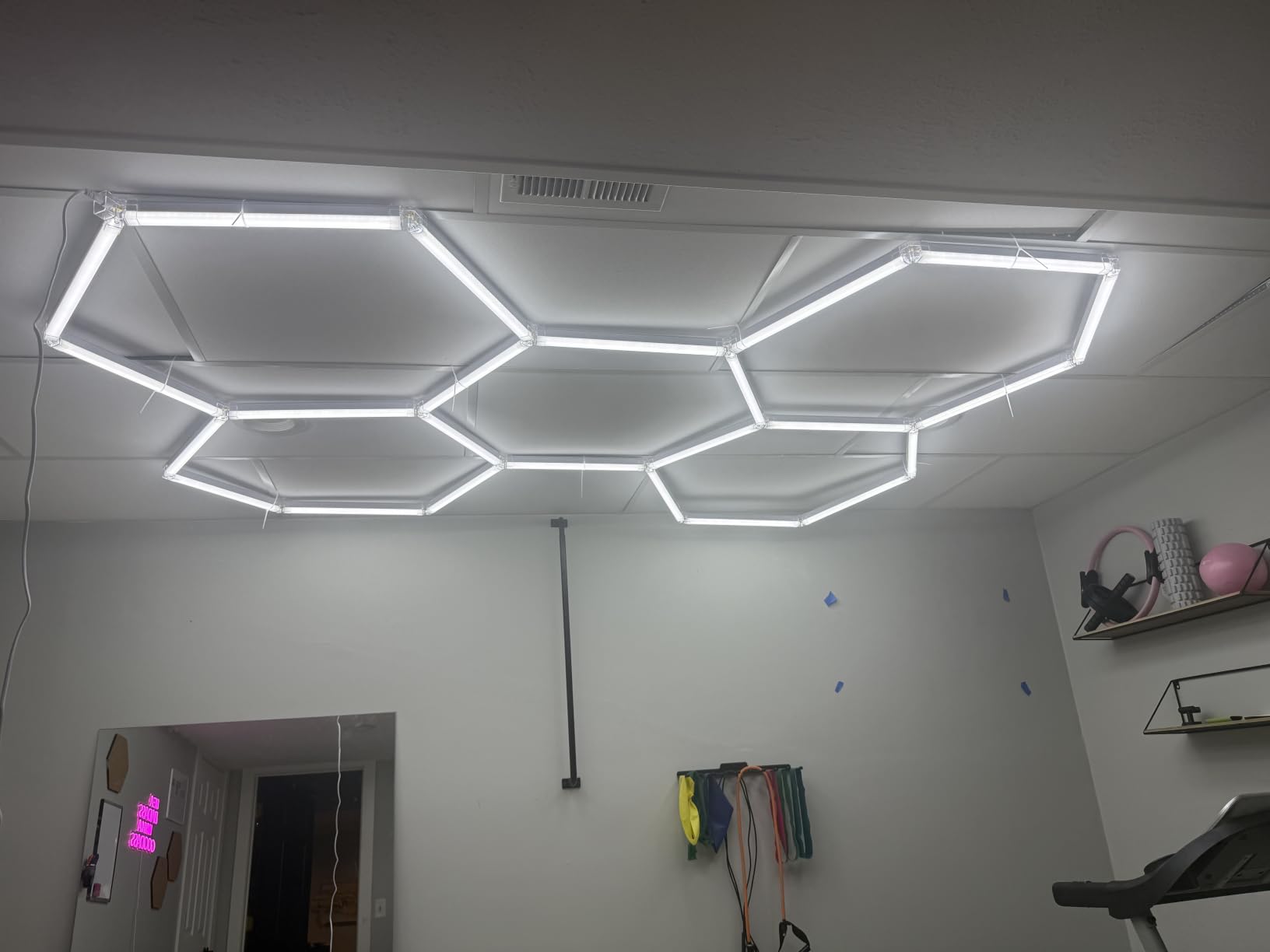 Hexagon Garage Lights, LED Honeycomb Lights Ceiling, 192W, 23040LM, 6500K Super Bright, 5 Grid Systems Car Detailing Light for Garage Warehouse Workshop Basement Gym customer photo 2