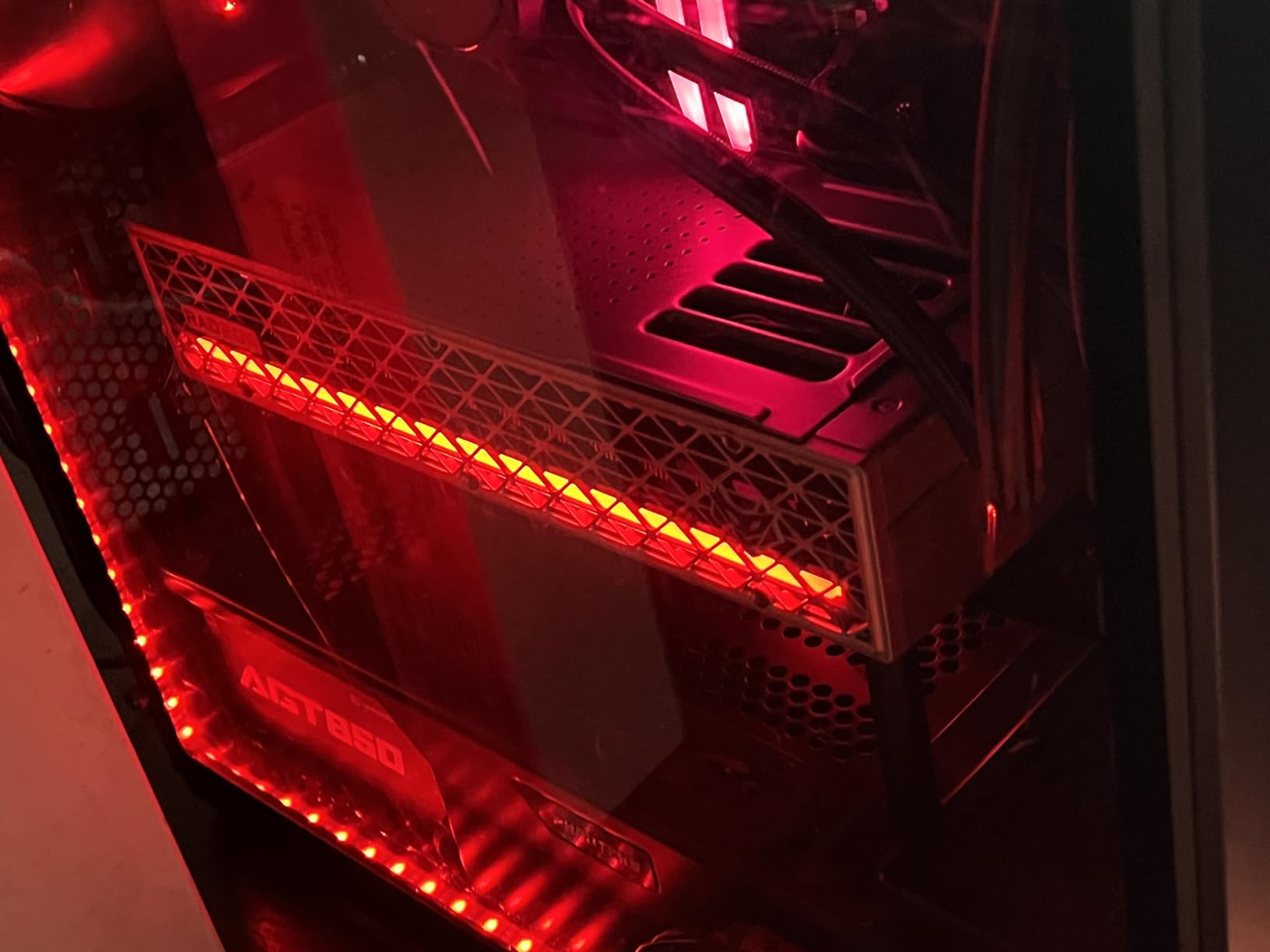 11348-01-20G Nitro+ AMD Radeon RX 9070 XT Gaming OC Graphics Card with 16GB GDDR6, AMD RDNA 4 customer photo 2