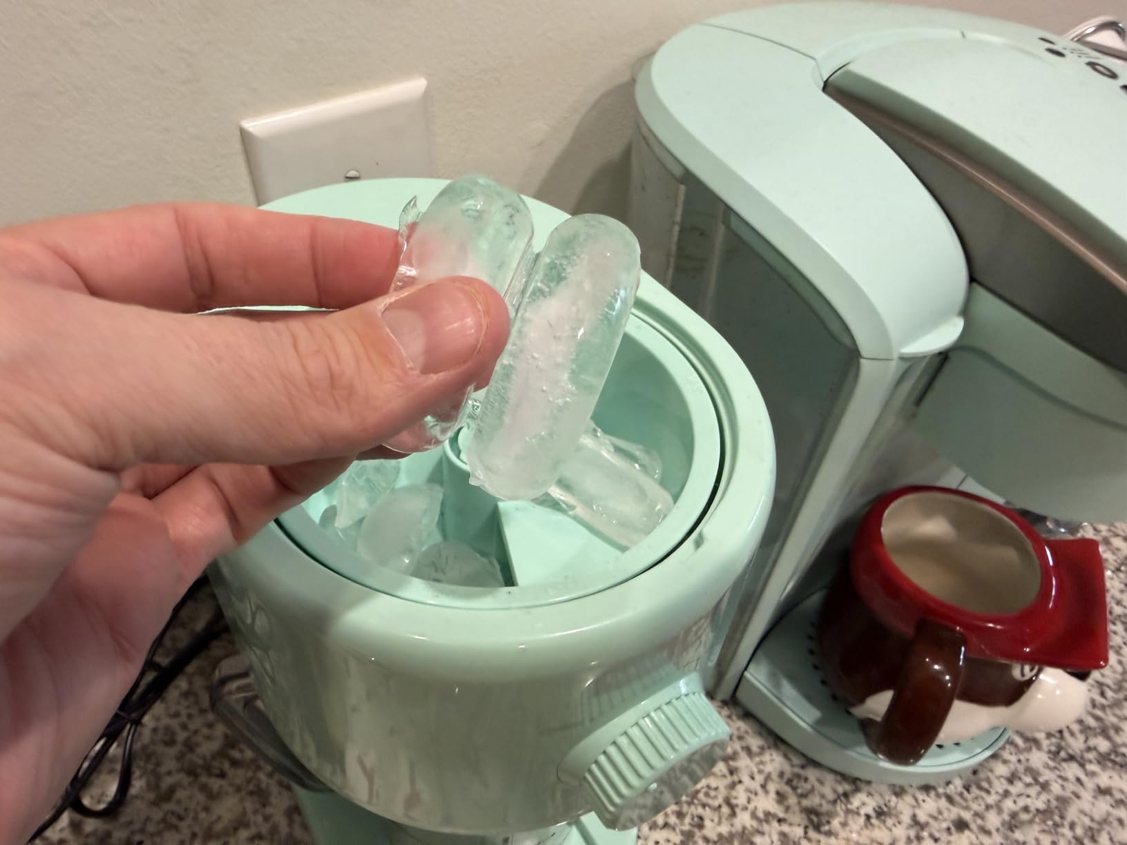 Dash Deluxe Shaved Ice & Slushy Maker - Easy-to-Use Slushy & Snow Cone Maker - Includes Serving Pitcher & Recipe Guide for Homemade Treats - Aqua customer photo 2
