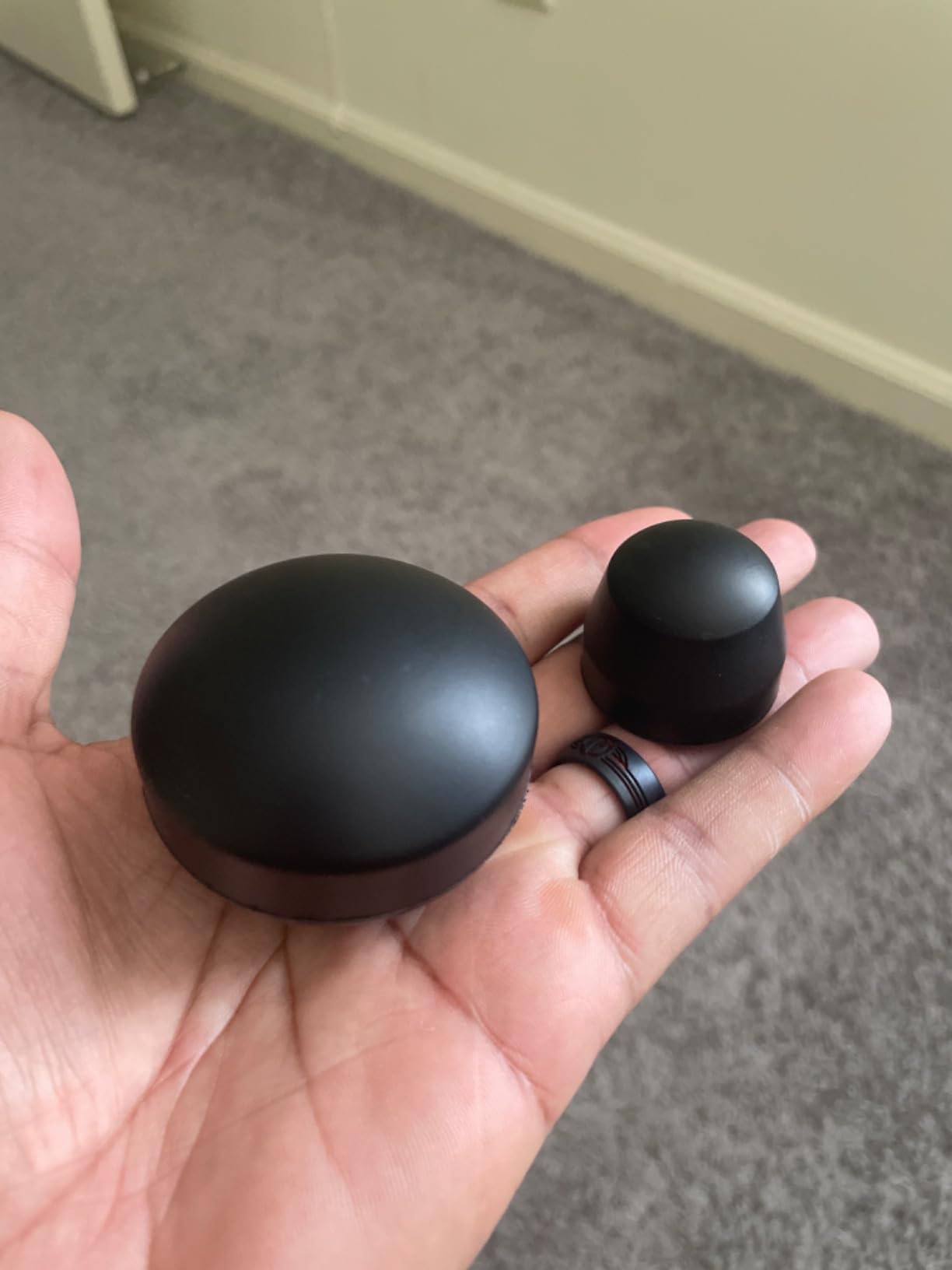 TheraGun Mini (3rd Generation) by Therabody - Ultra-Portable Massage Gun and Travel Essential for Fast, Effective Pain and Tension Relief Anywhere (Black) customer photo 1