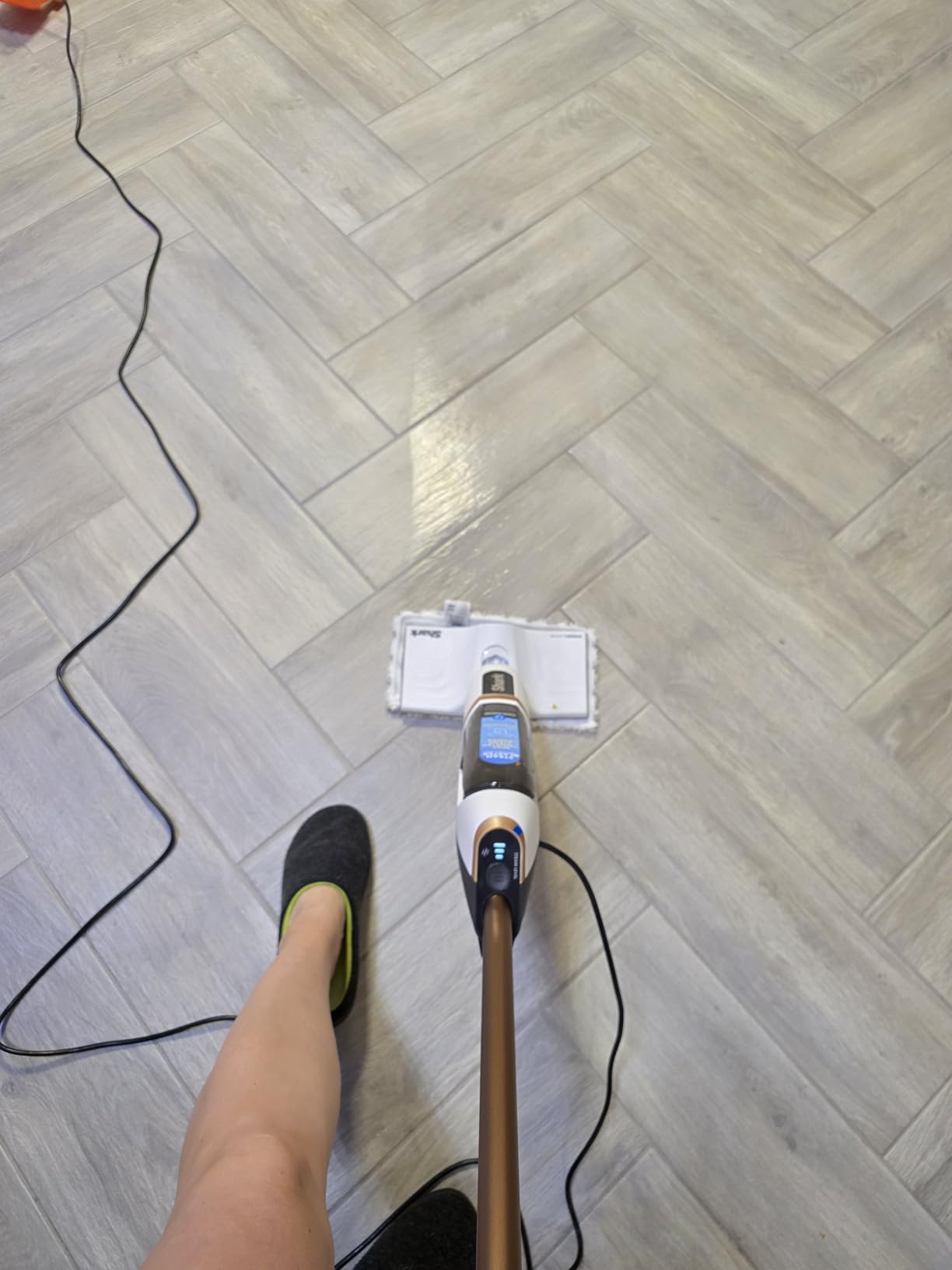 Shark SteamSpot Steam Mop with Steam Blaster Technology, White, S2001 | 3 Steam Modes, 2 Washable Dirt Grip Pads, XL Removable Tank, Lightweight, Targeted Steam, Steam Sanitization on Hard Floors customer photo 2