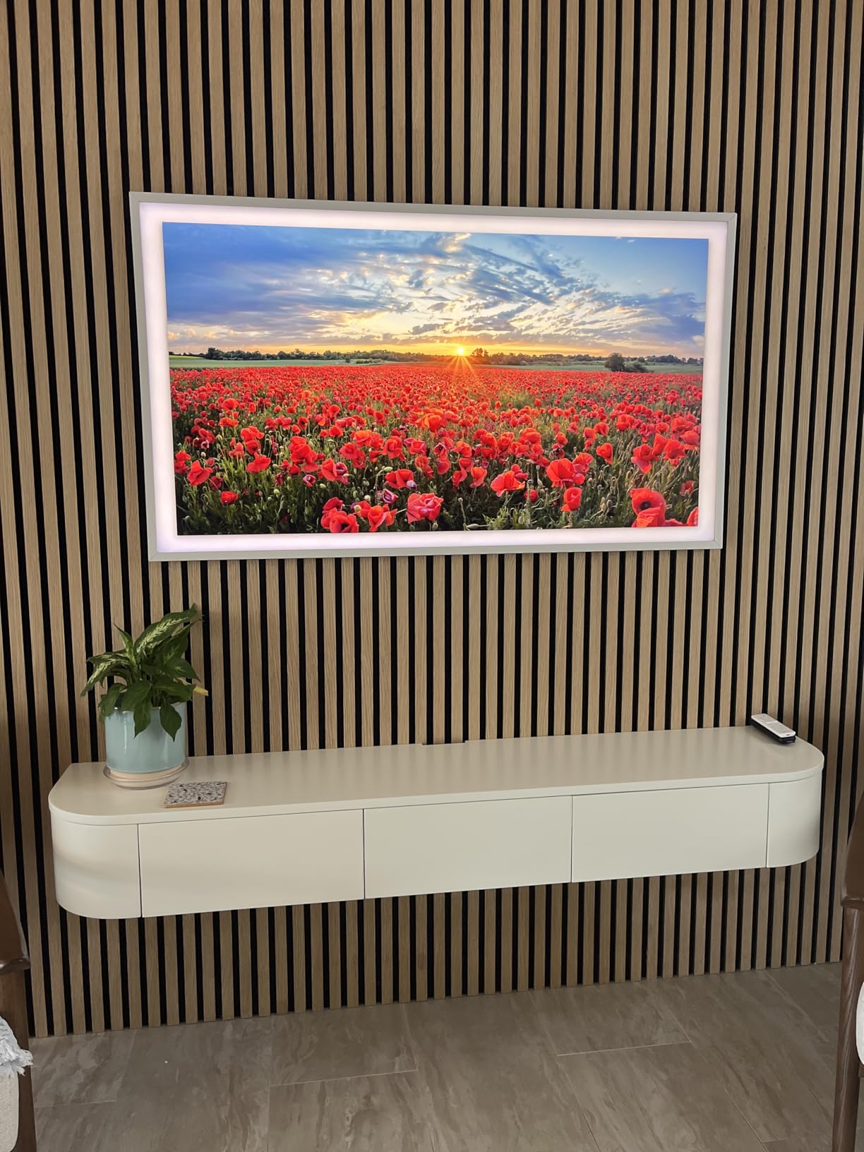 Samsung 55-Inch Class The Frame LS03F 4K QLED Smart TV (2025 Model) Slim Fit Wall Mount, Modern Frame Design, Art Mode, Samsung Vision AI customer photo 2