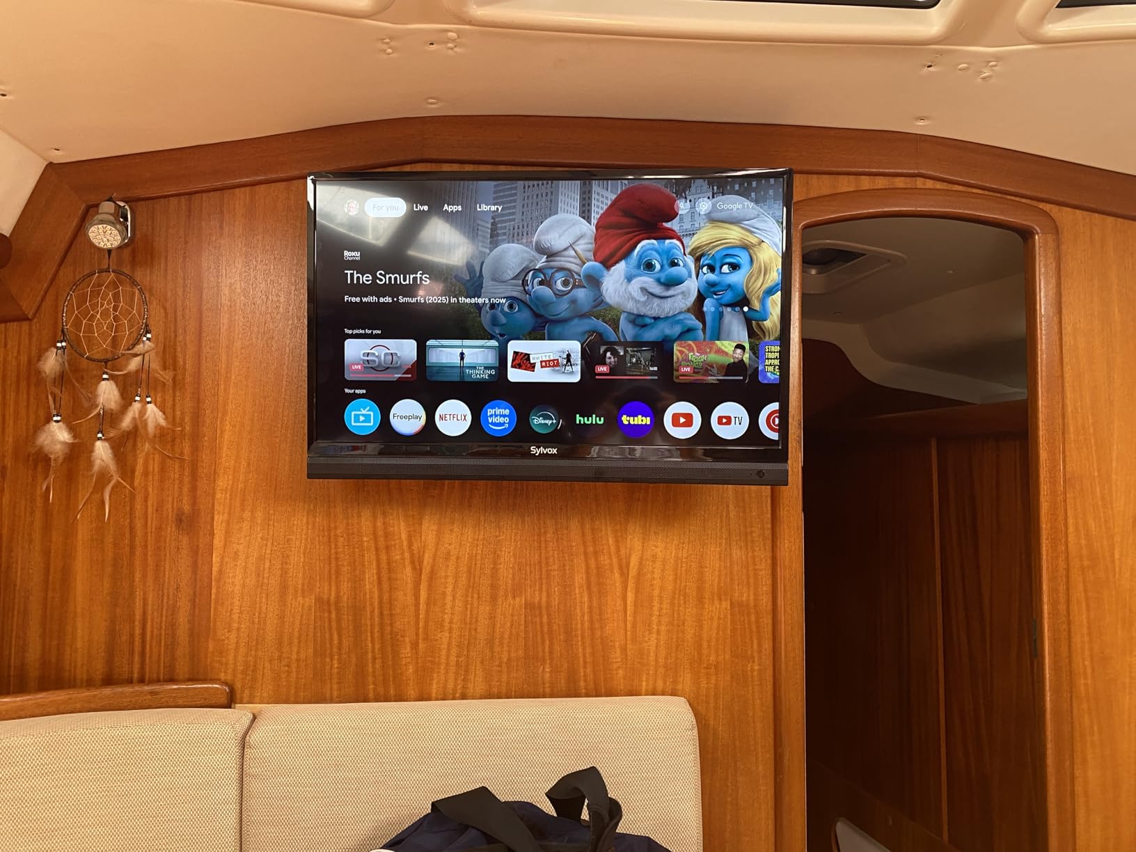 SYLVOX 24 inch RV TV, 12V TV for RV Camper, 1080P Smart TVs Flat Screen | DC/AC Power, 9-32V, Low Energy Consumption, Seismic Design, Support Bluetooth WiFi, for Car RV Camper Truck & Home Kitchen customer photo 1