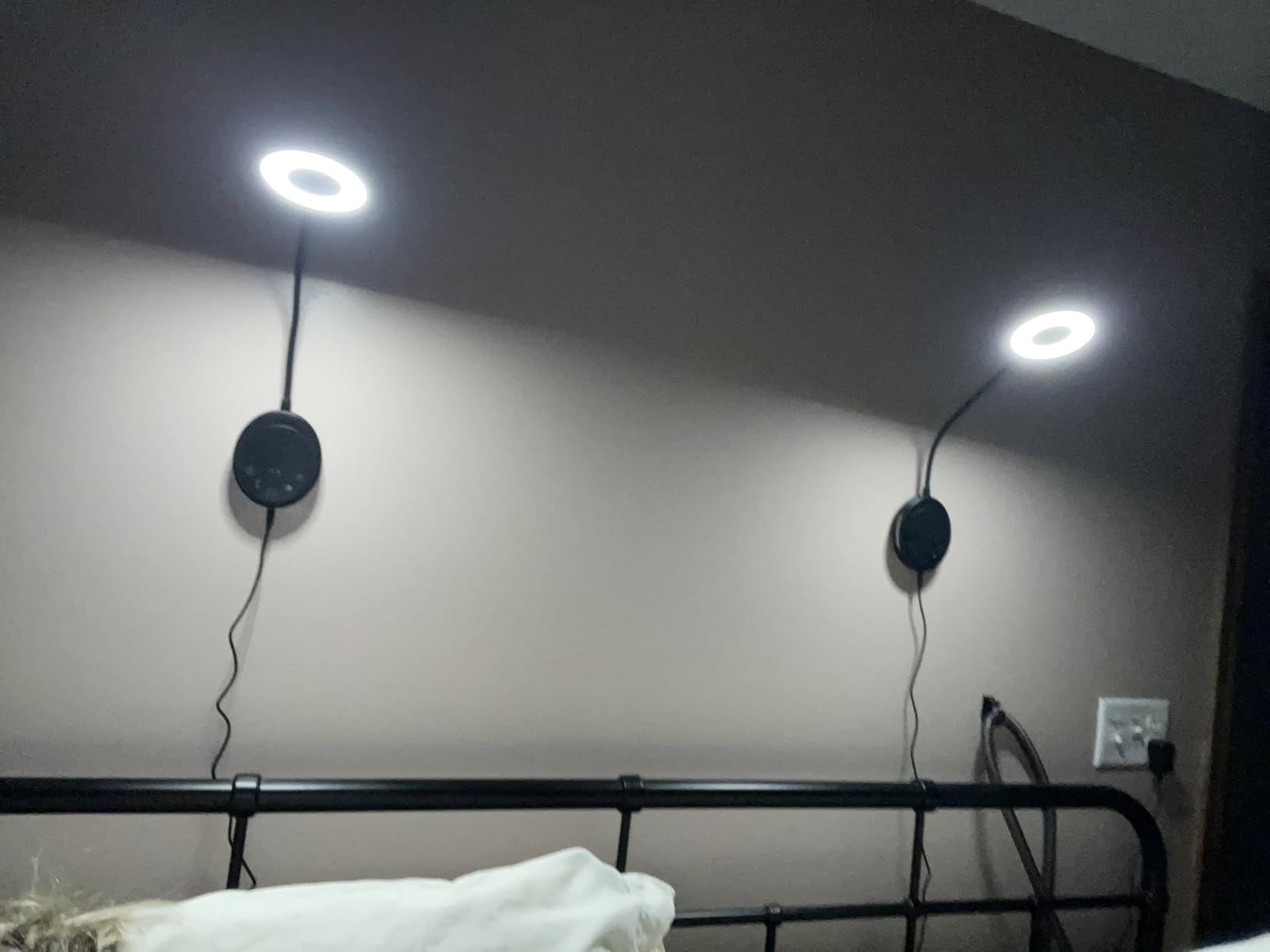 Wall Mounted Reading Light,Bedside Headboard Lights with 5 Color Temperature &5 Dimming,360°Flexible Gooseneck,USB Output, Night Light&Timer Function- Perfect for Reading (White) customer photo 1