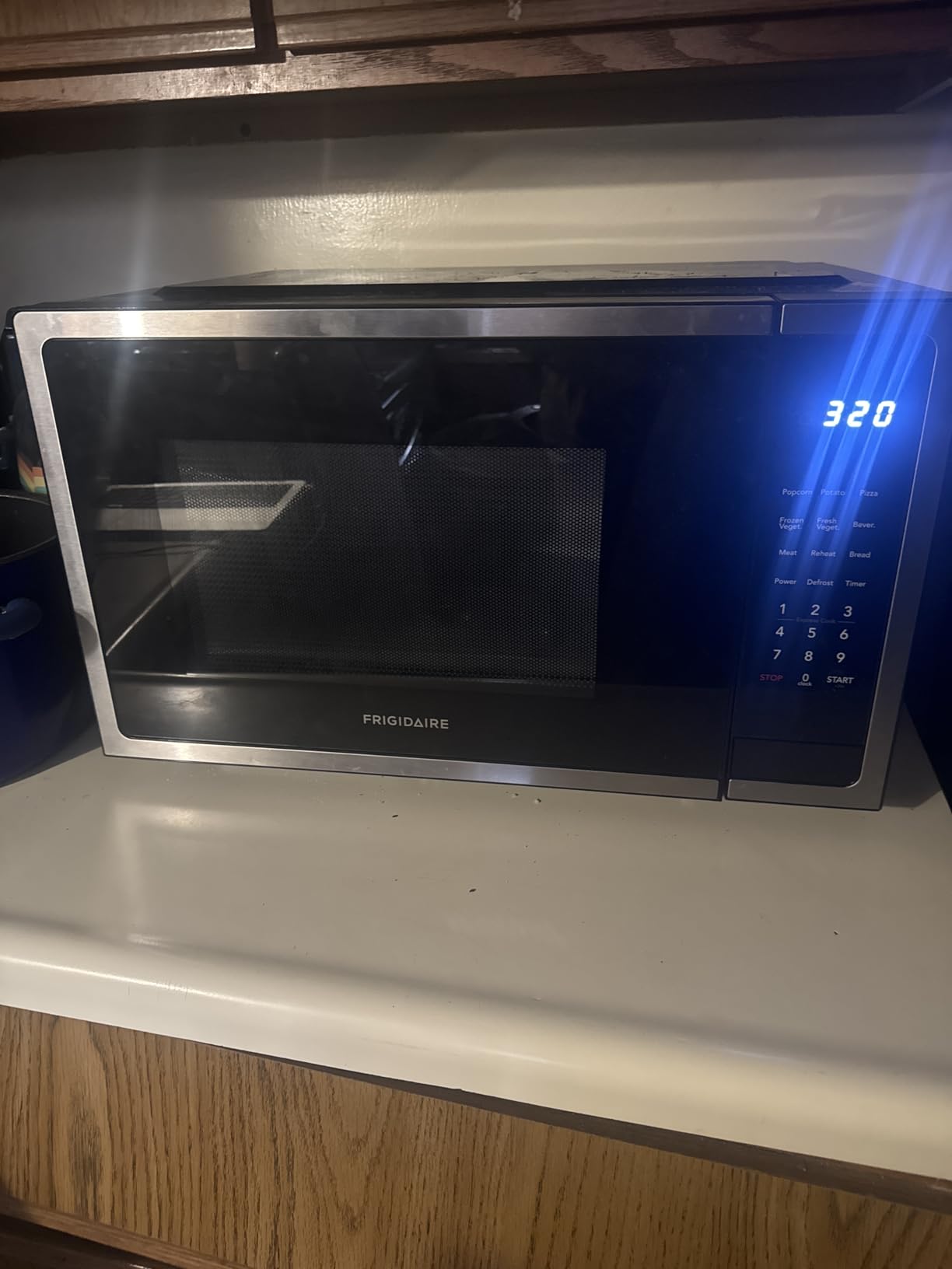 FRIGIDAIRE Stainless Steel Microwave Oven, Multi Function, Programmable, 1.5 Cu Ft customer photo 1