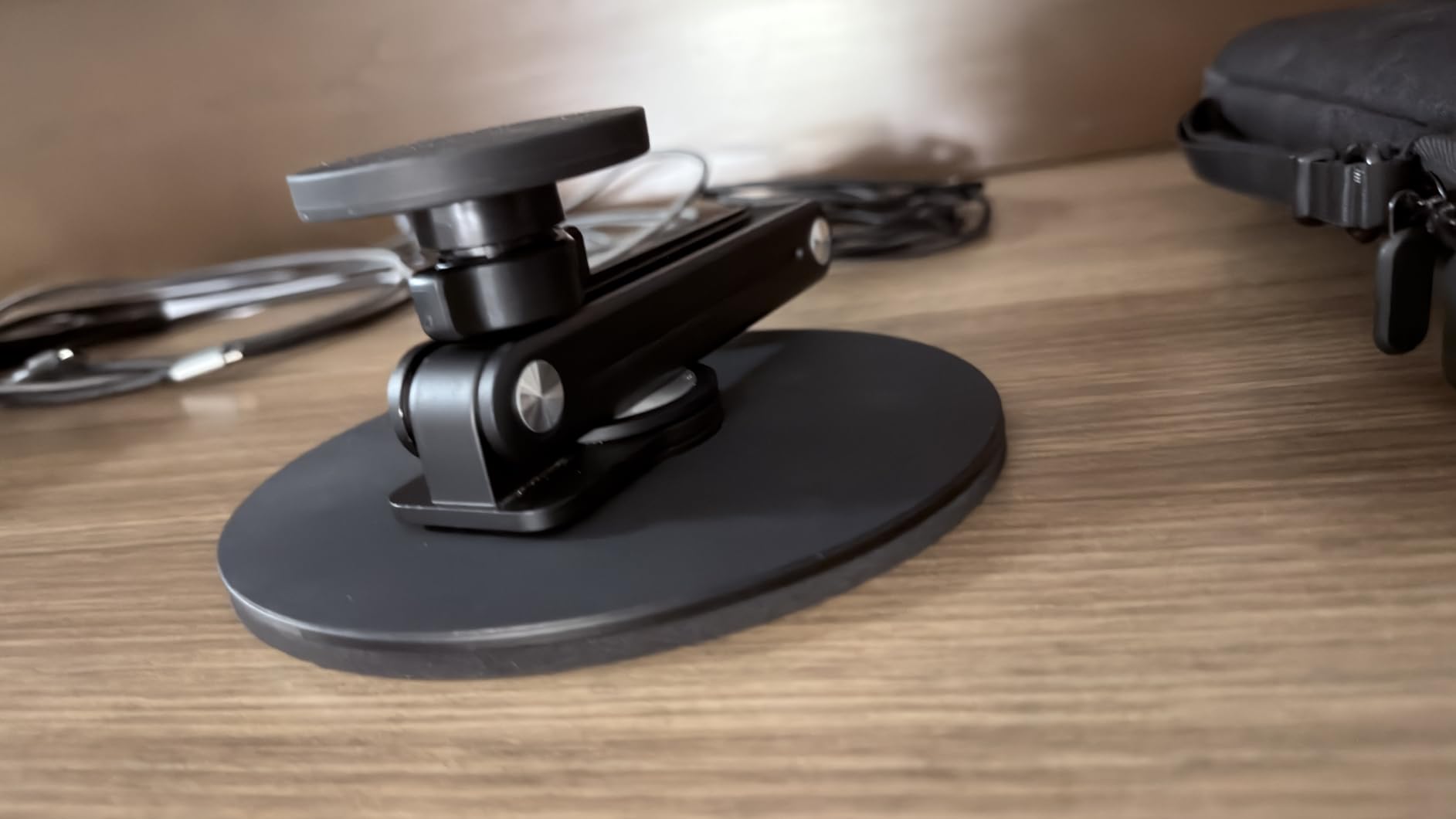 Jakeko Magnetic Portable Monitor Stand VESA Mount 75mm Travel 360 Swivel | L-Shaped Hand Wrench, 13.3