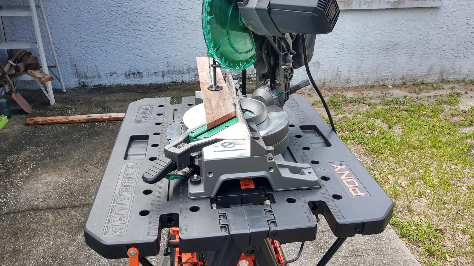 Metabo HPT 10-Inch Single Bevel Compound Miter Saw, 15-Amp Power Saw with Xact Cut Shadow Line, Precision Miter Angles, Single Bevel 0-45 degrees, 40T TCT Miter Saw Blade, Lightweight Design, C10FCG2 customer photo 2