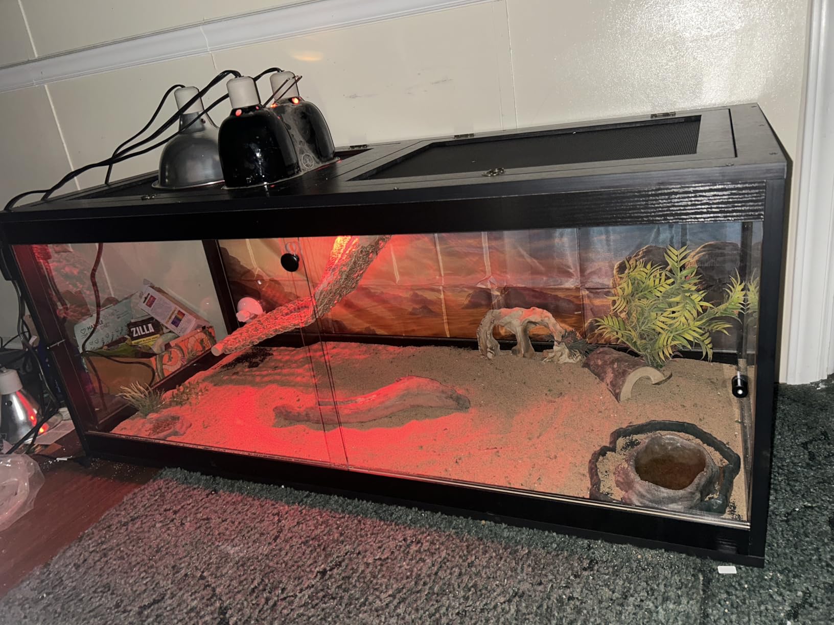 PROLEE 82 Gallon Bearded Dragon Tank, 48 x 20 x 20 Inch Tempered Glass Reptile Enclosure with Metal Mesh Top, Lockable Sliding Front Doors, Large Lizard and Snake Terrarium, Black customer photo 2