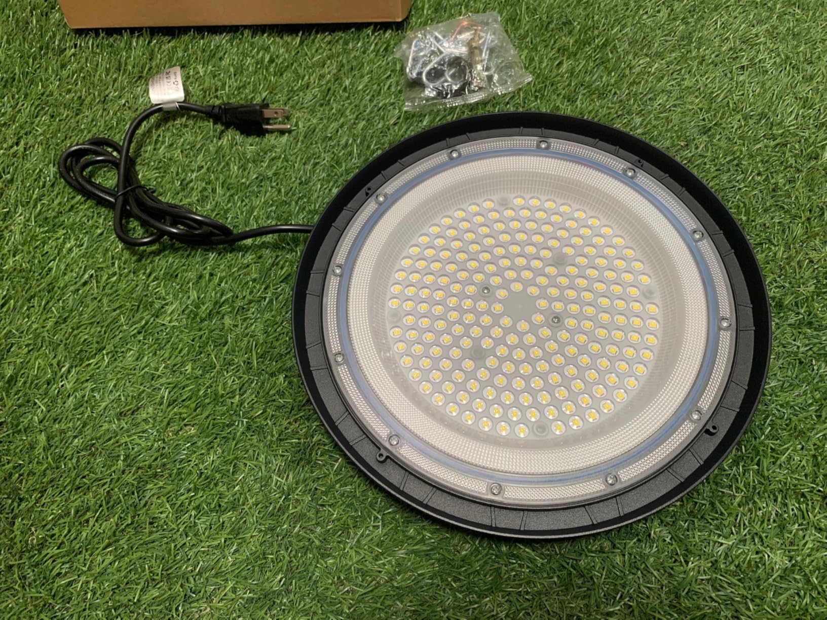 4 Pack UFO LED High Bay Light, 150W Plug & Play LED Shop Light, 6500K Daylight, 15000 LM, Waterproof Commercial Lighting Fixture for Garage Factory Workshop Barn Warehouse Gym customer photo 2