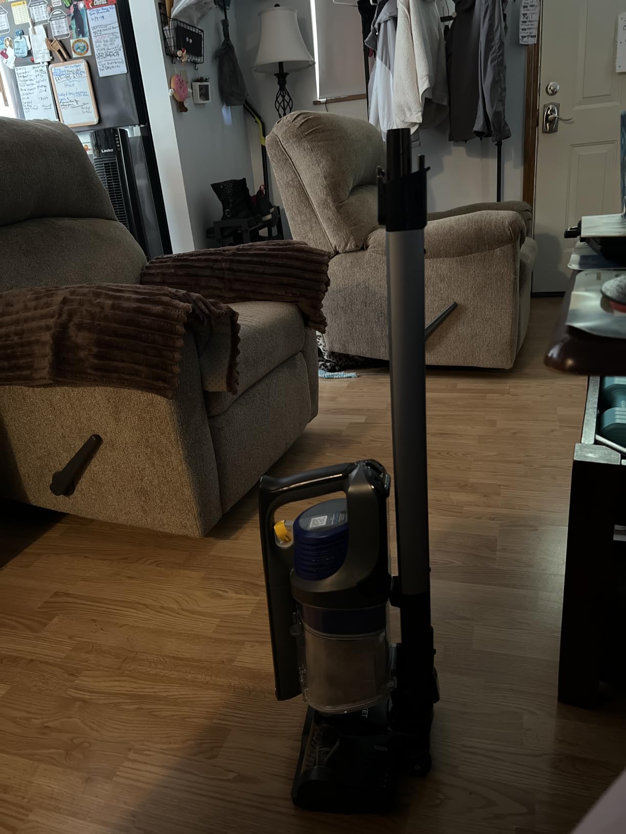 Shark Pet Cordless Stick Vacuum, Ice Blue, IX141AMZ customer photo 1