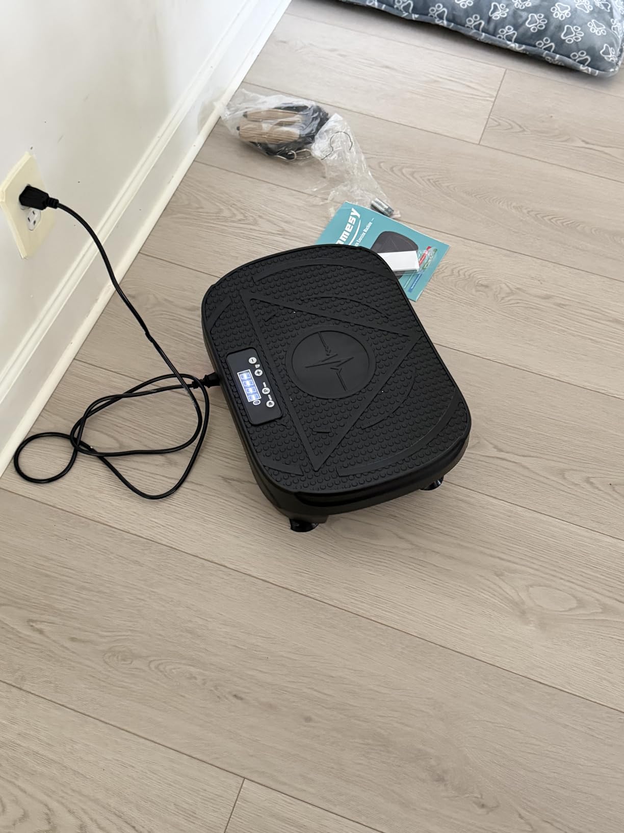 Homesy Vibration Plate Exercise Machine Shake Plate for Lymphatic Drainage | Weight Loss & Muscle Toning Home Gym Exercise Workout Equipment with Remote Control customer photo 2