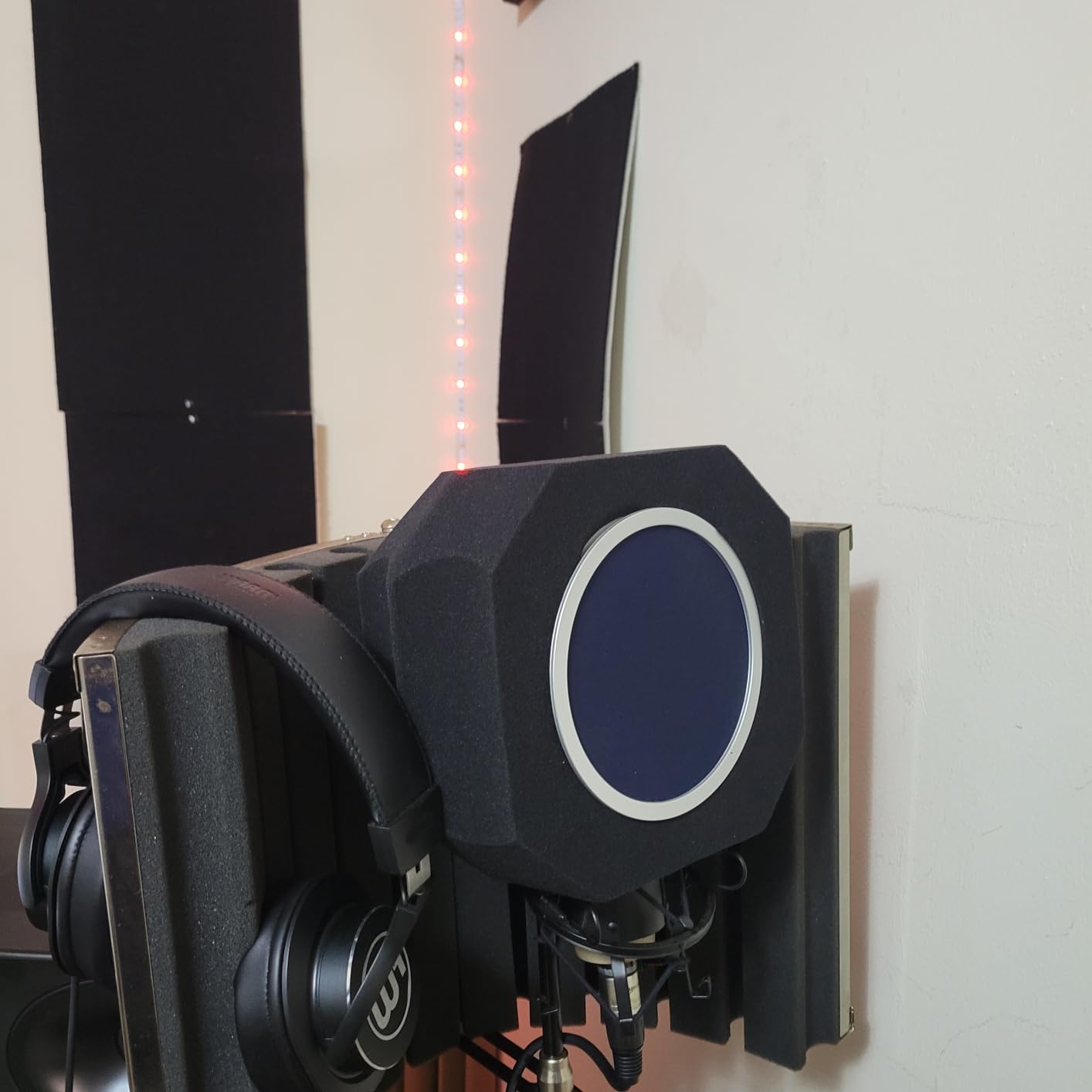 Mic Isolation Shield with Pop Filter for Recording | Reduces Echo and Room Reflections; Fits 40-60mm Condenser Mics; for Podcasting,Streaming,Singing and Voiceovers customer photo 1