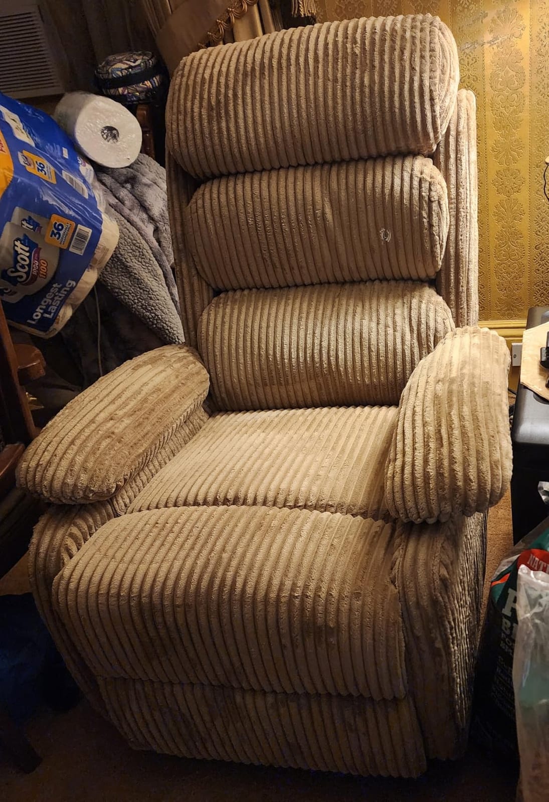 Adult 360 Rocking Recliner Chair, Nursery Rocker Reclining Chair with Side Pocket, a Comfy upholstered Single Sofa Armchair, Suitable for Living Room, Bedroom Nursing use, Velvet Fabric in Beige customer photo 2