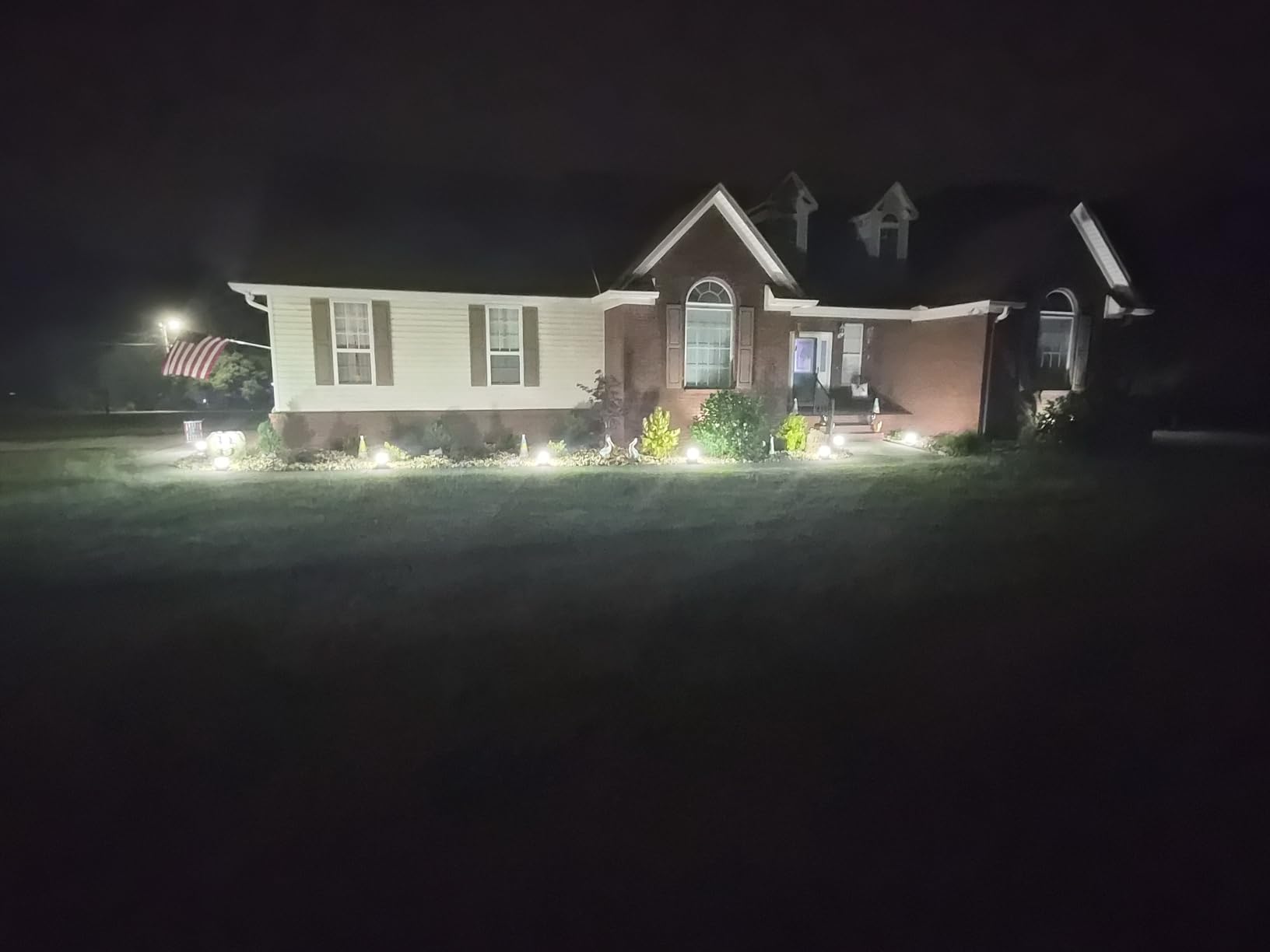 Bollard Lights Outdoor, 12V Low Voltage LED Landscape Lighting, Modern Backyard Decor Light Fixtures Wired, Aluminum Waterproof Floor Pillar Lighting with 5W E26 Replaceable Bulb, 4 Pack customer photo 2