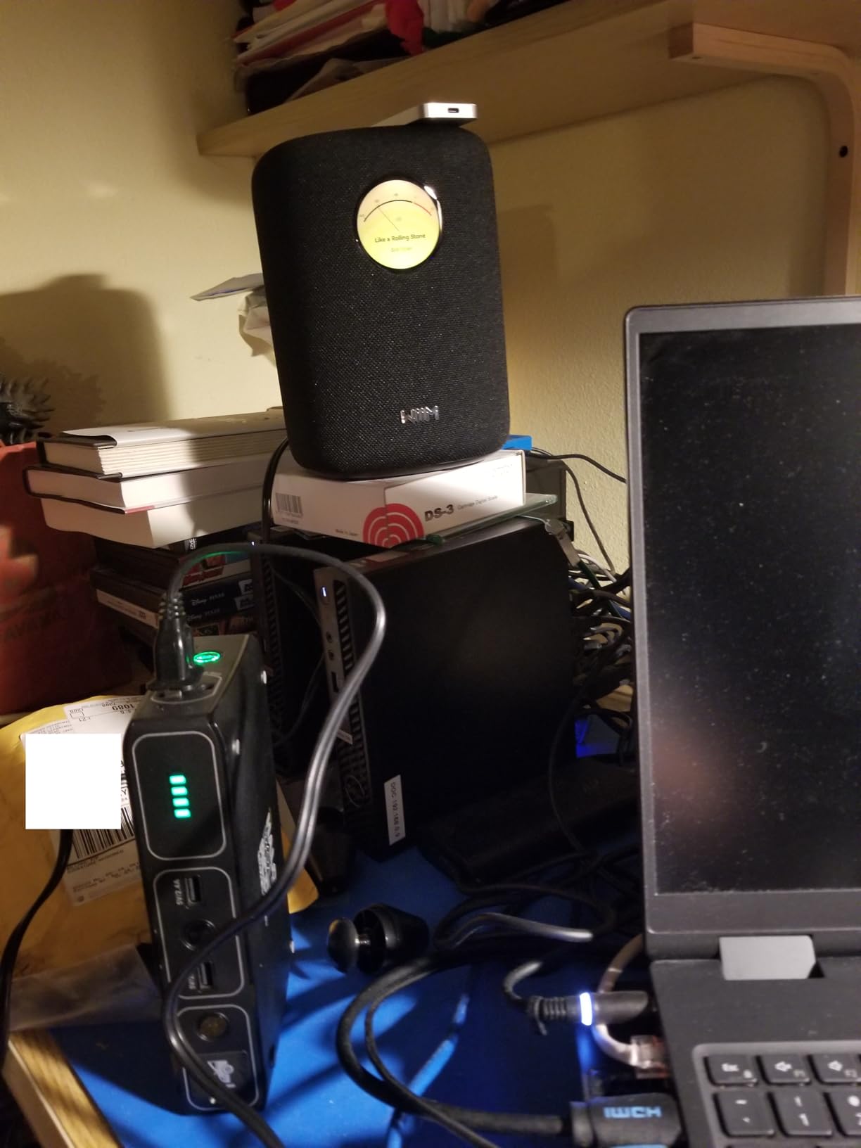 WiiM Sound Smart Speaker with Hi-Res Audio, WiFi and Touchscreen, White customer photo 1