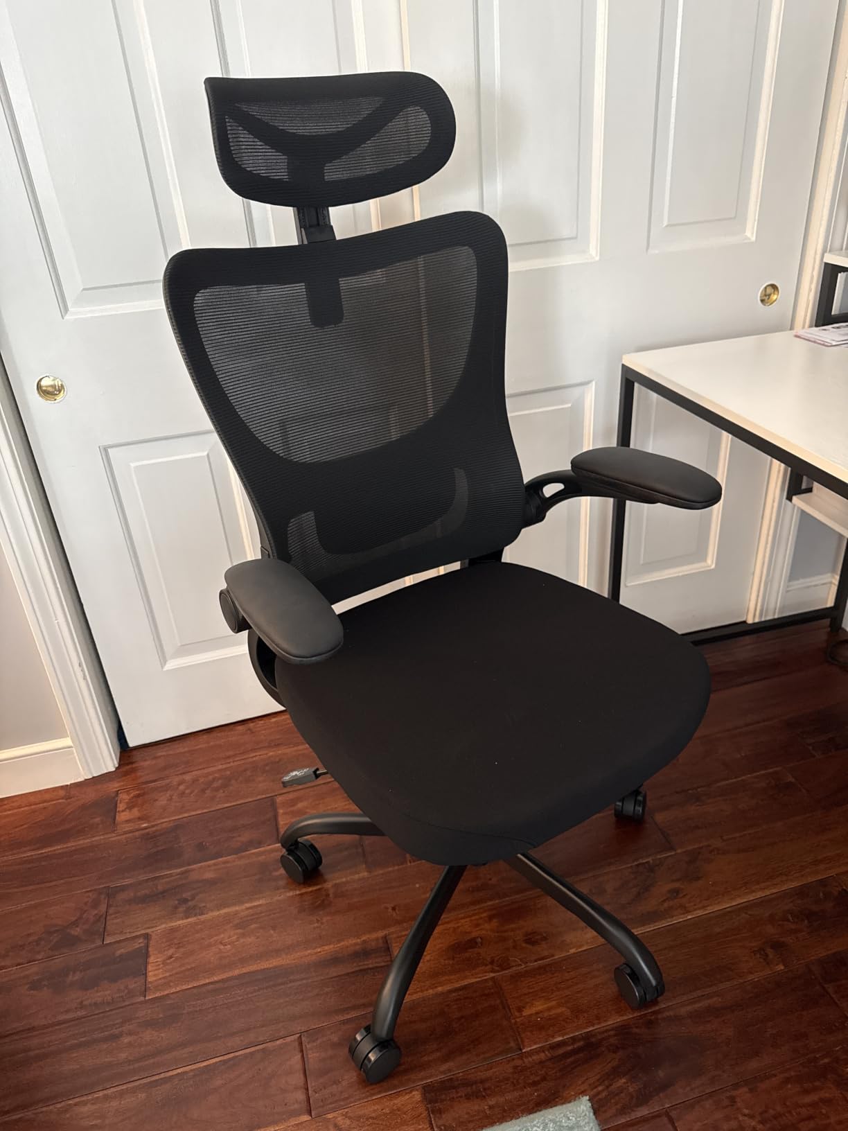 HUANUO Ergonomic Office Chair with 3D Armrests and Lumbar Support | High back design, adjustable headrest, 300 lbs weight capacity, breathable mesh, reclining function, home office chair customer photo 1