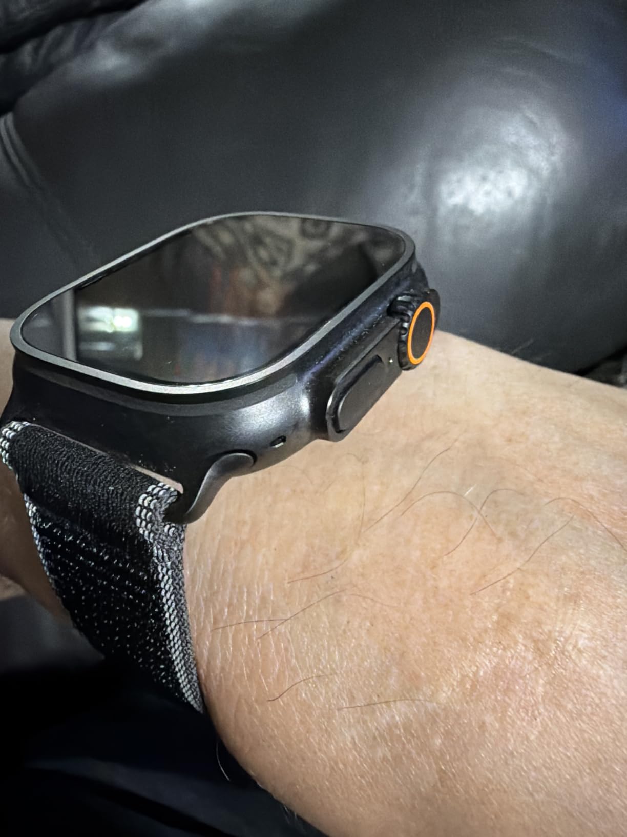 Apple Watch Ultra 3 [GPS + Cellular 49mm] Running & Multisport Smartwatch w/Rugged Titanium Case w/Black Alpine Loop - M. Satellite Communications, Advanced Health & Fitness Tracking customer photo 2