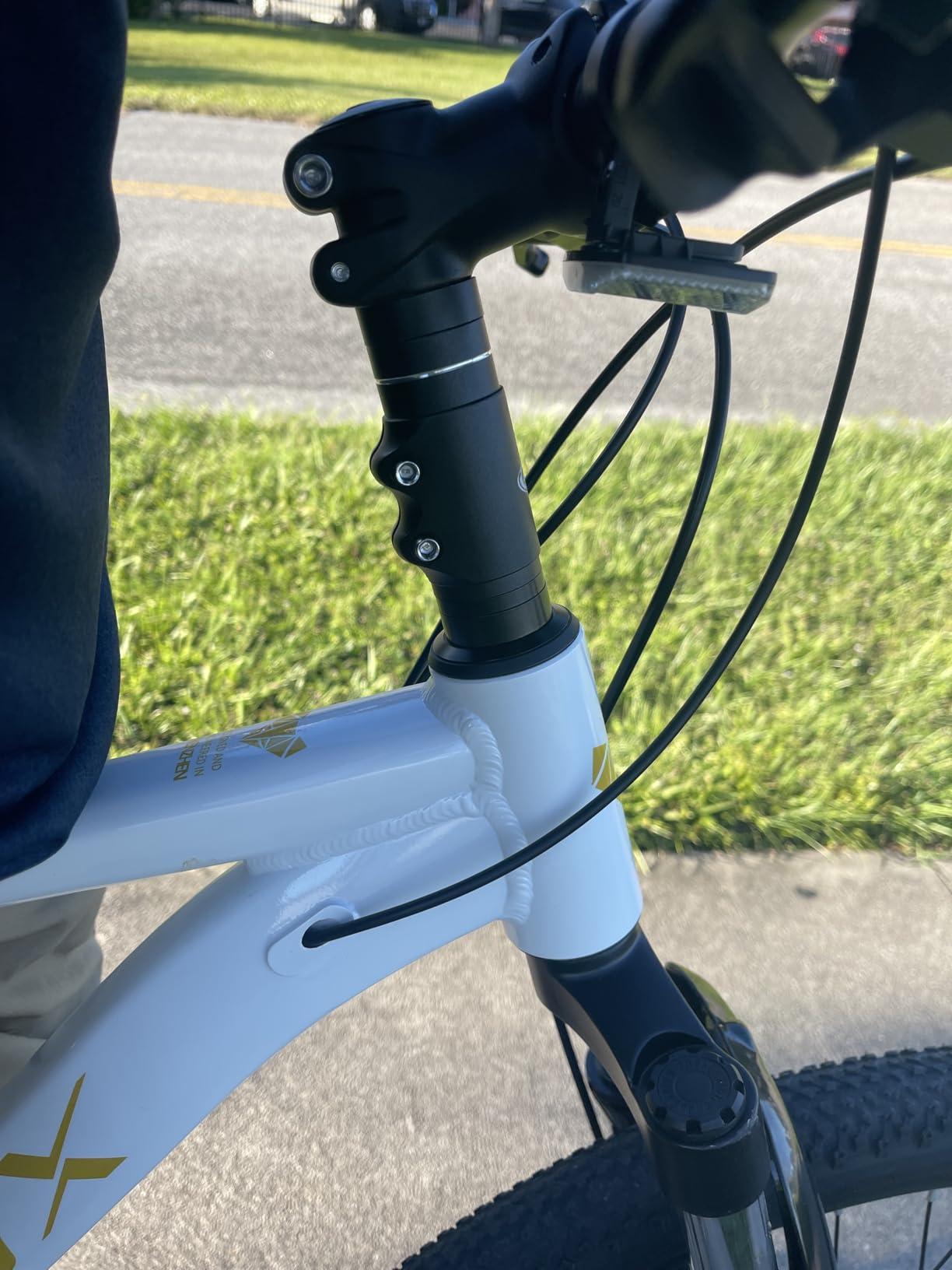 TRIFOX 26 Inch Aluminum Mountain Bike with Shimano 21-Speed, Aircraft-Grade Aluminum Frame, Dual Disc Brakes, 15/17 Inch Internal Cable Routing Frame for Men Women Boys Girls customer photo 1