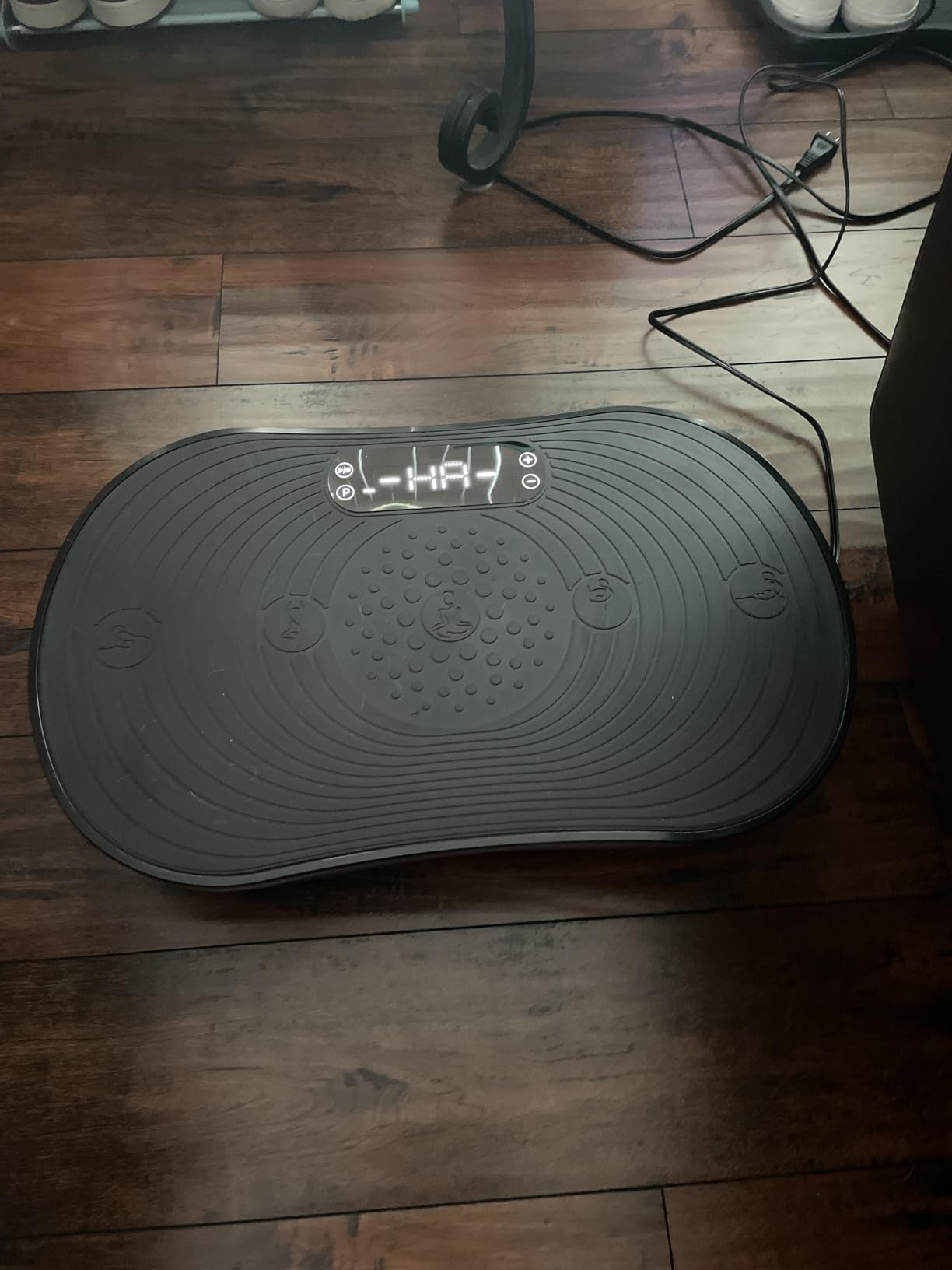 Merach V33 Pro Vibration Plate Exercise Machine with Touchscreen, 99 Speeds | Resistance Bands, Bluetooth, 350lbs Capacity customer photo 2