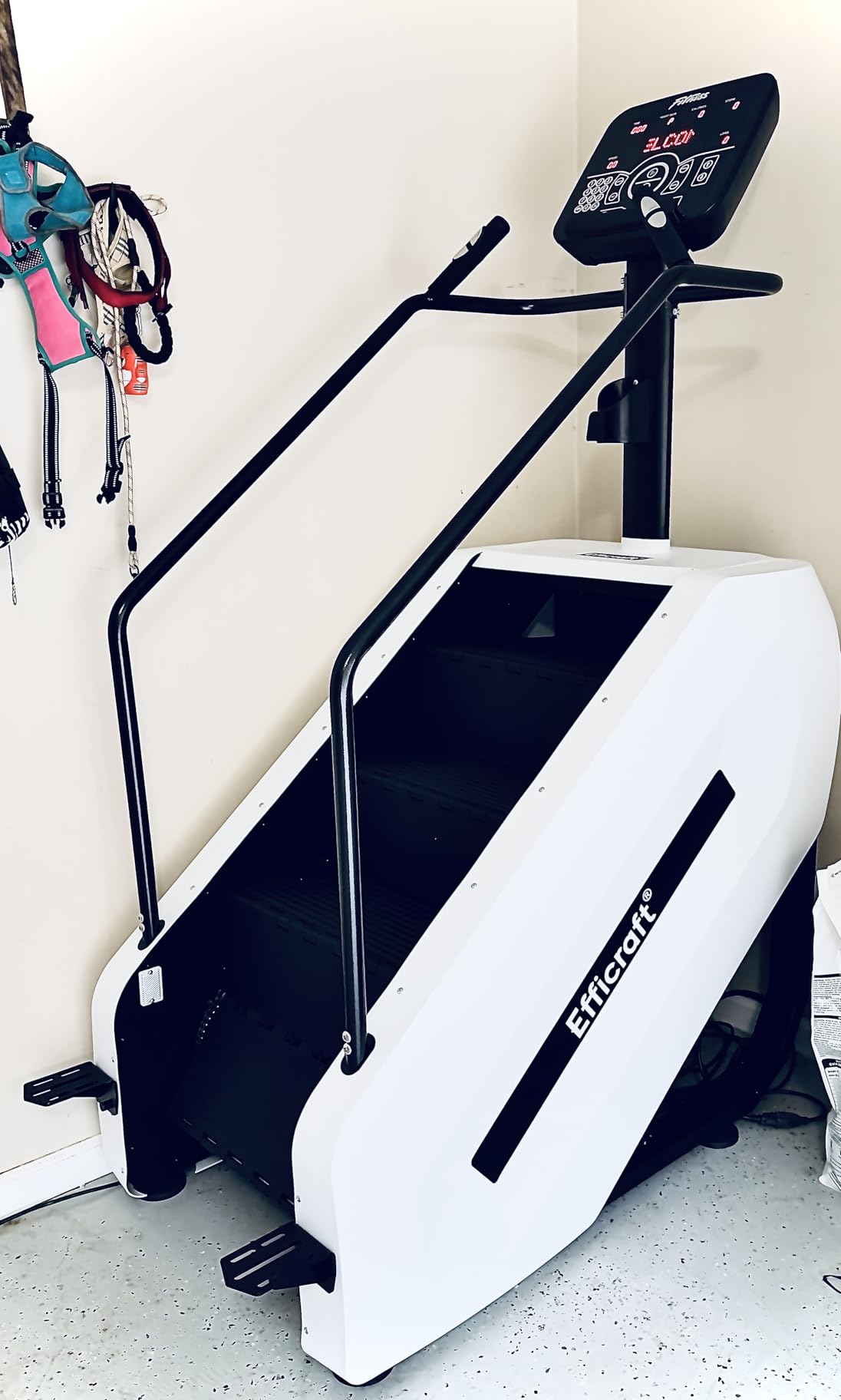 EFFICRAFT Commercial 90% Pre-Assembled Stair Master, Continuous Climbing Exercise Machine for Cardio, 15 Speed Levels Stair Master, 15-164 Steps/Min customer photo 2