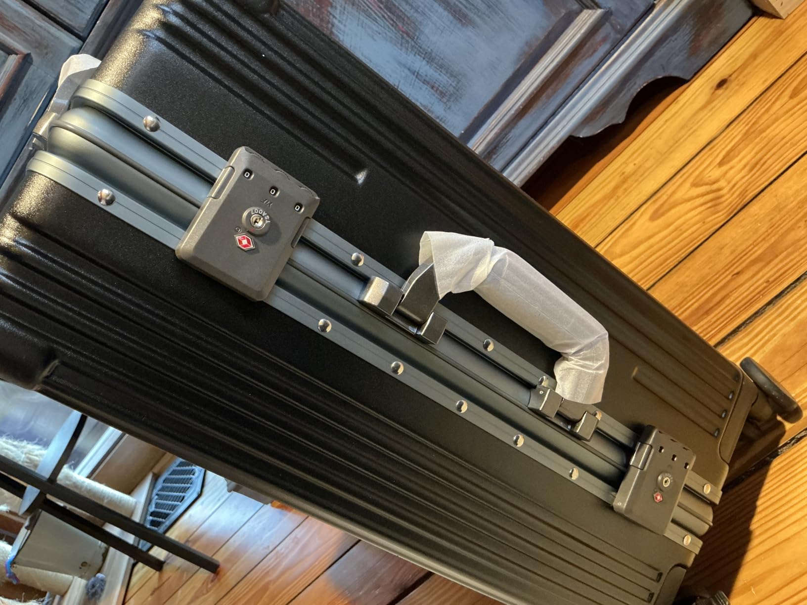 Nobl Travel Carry on Luggage, Zipperless Aluminum Frame Suitcase, TSA Locks customer photo 2