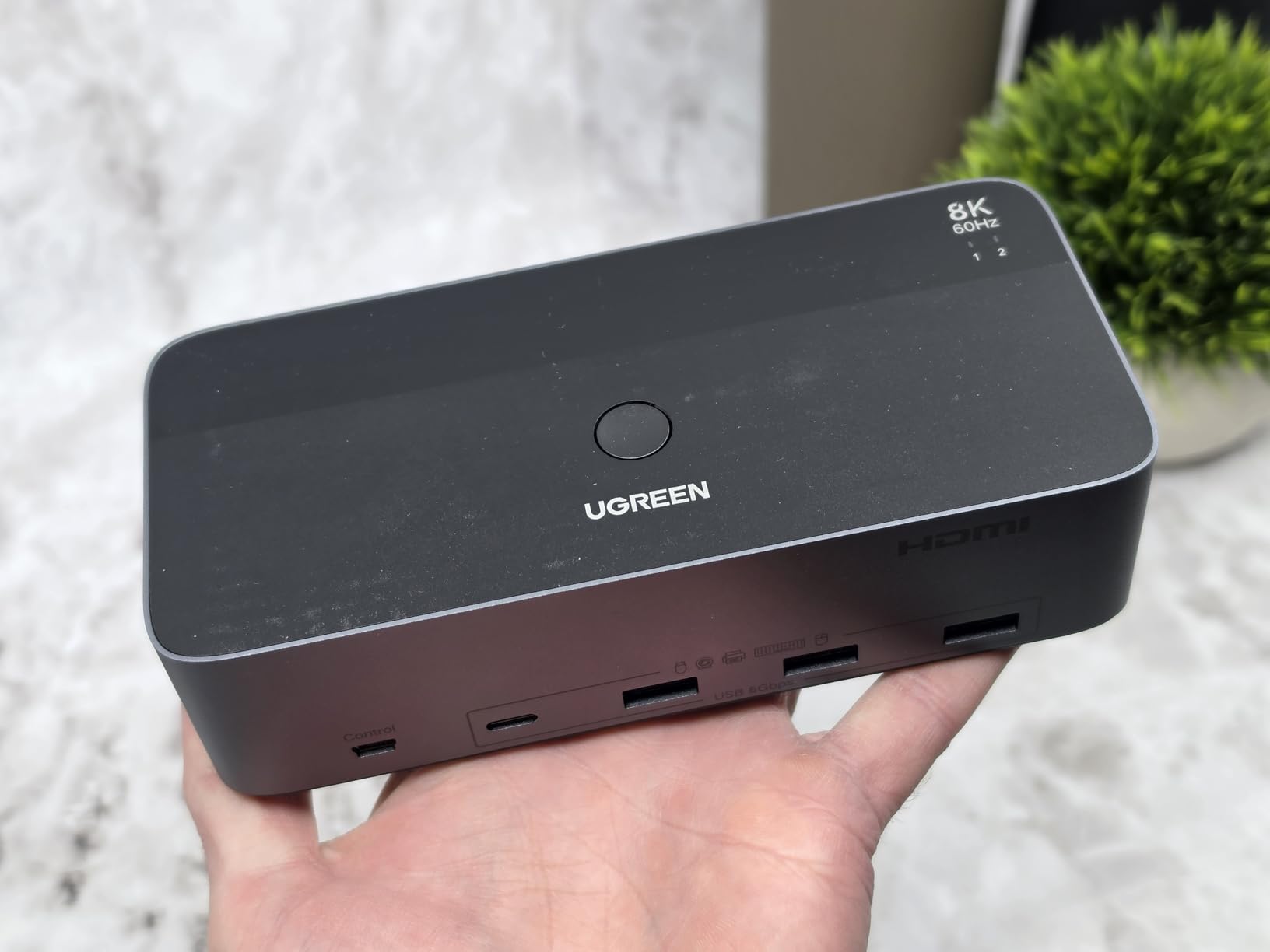 UGREEN 8K@60Hz HDMI Displayport KVM Switch 3 Monitors 2 Computers, Aluminum 4K@240Hz with 4 USB 3.0 Ports for 2 Computers Share Triple Monitors with 4 DP+2 HDMI+2 USB Cables/Power Adapter/Controller customer photo 2
