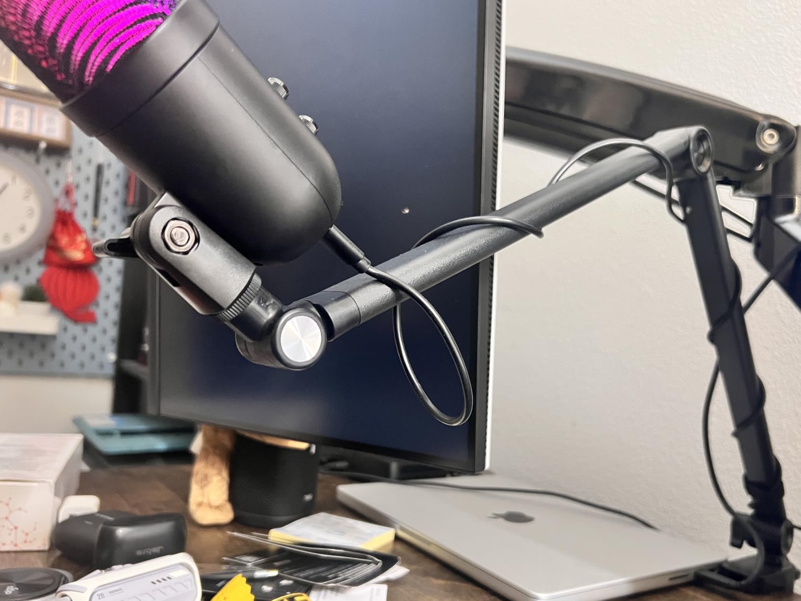 UBeesize Microphone Boom Arm, Aluminum Alloy Mic Arm Stand | 360 Degree Rotatable Desk Mount with 3/8 to 5/8 Adapter customer photo 1