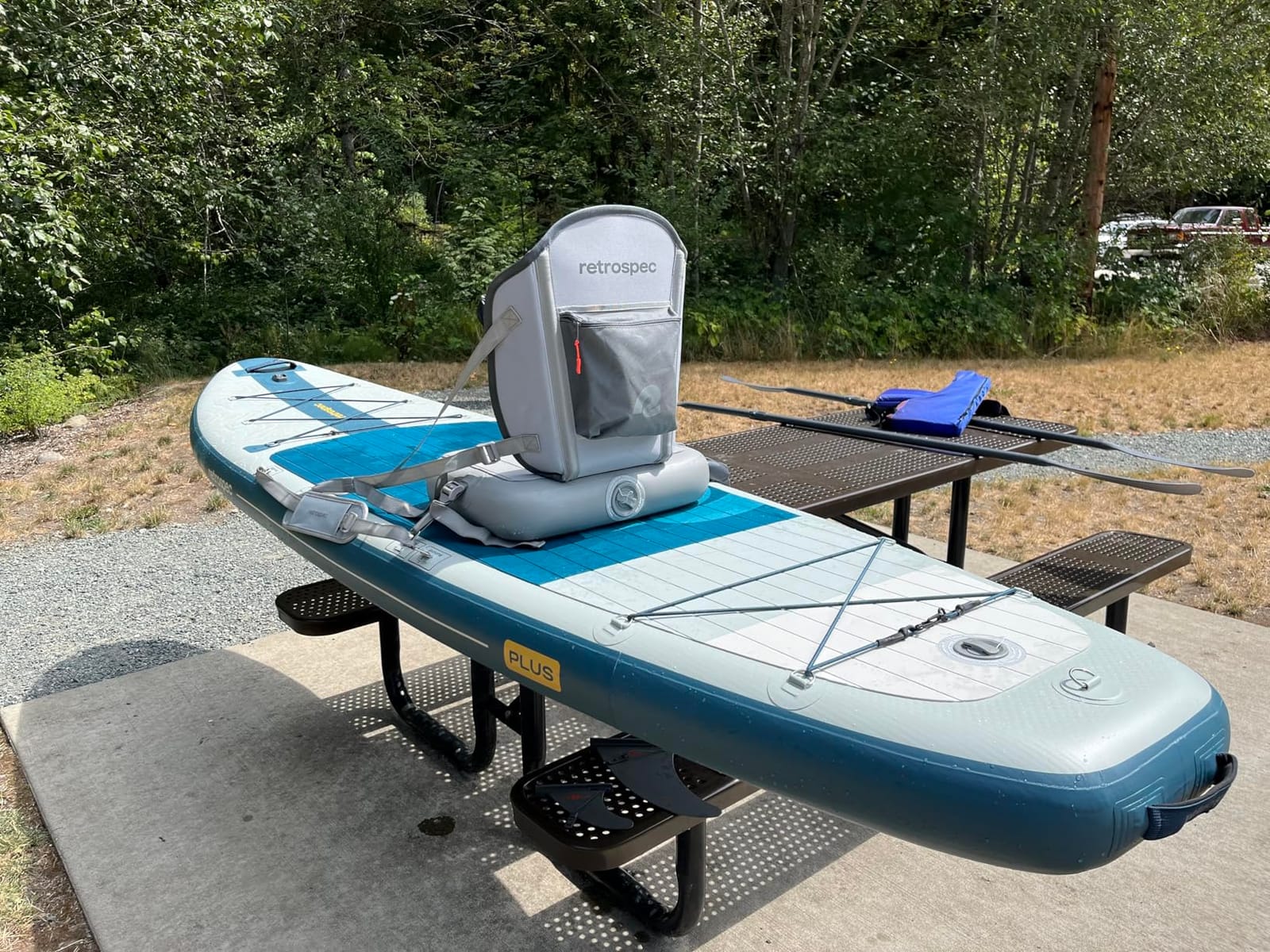 Retrospec Weekender Plus 10' Inflatable Stand Up Paddleboard Double Layer PVC iSUP Bundle w/Carrying case, 3 Piece Adjustable Aluminum Paddle, 3 Removable fins, Pump, and Cell Phone case customer photo 2