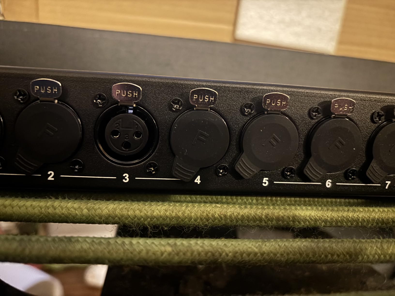 DIYTECH 16 Port XLR Patchbay - Balanced Patch Bay Audio Snake Panel with Reversible XLR Connectors, Metal Rack-Mount Chassis, Mounting Screws Included - Studio, Live Sound & Broadcast customer photo 1