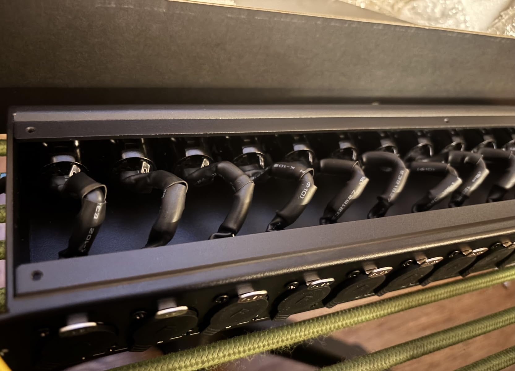 DIYTECH 16 Port XLR Patchbay - Balanced Patch Bay Audio Snake Panel with Reversible XLR Connectors, Metal Rack-Mount Chassis, Mounting Screws Included - Studio, Live Sound & Broadcast customer photo 2