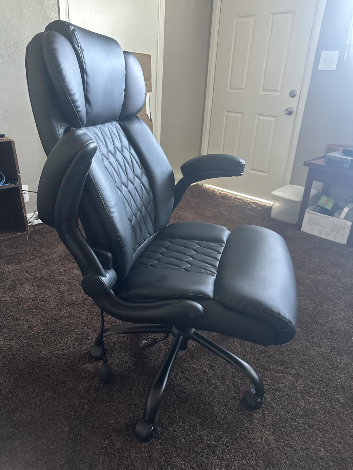 500lbs Big and Tall Office Chair Adjustable Lumbar Support for Back Pain, Extra Wide Seat Executive Office Chair Thick Armrest Pad, Heavy Duty Base & Upgraded Wheels, Ergonomic Comfy Computer Desk Chair customer photo 2