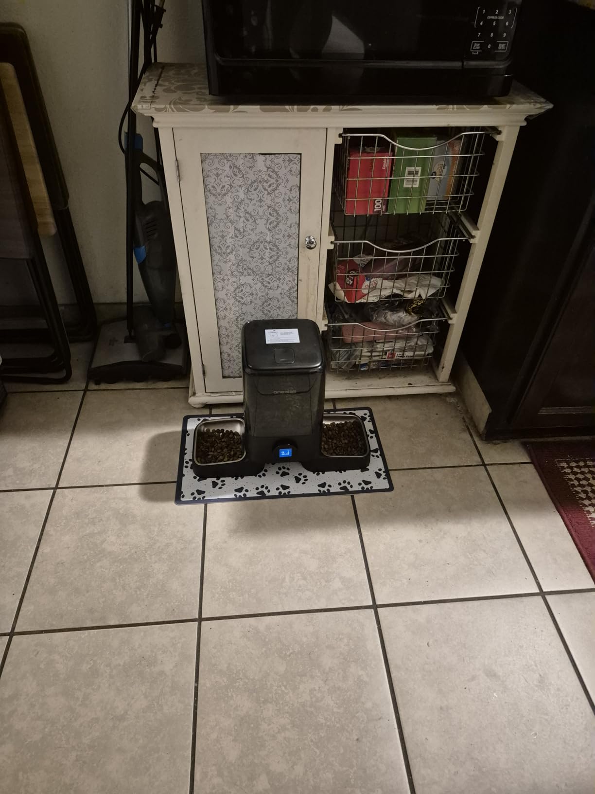 oneisall Automatic Cat Feeder with Camera for 2 Cats, 20 Cups/5L | 5G Wi-Fi, Dual Cameras, HD Night Vision, 2-Way Audio, Motion-Activated Alerts, APP Remote Control, Feed Now, Feeding Logs customer photo 1