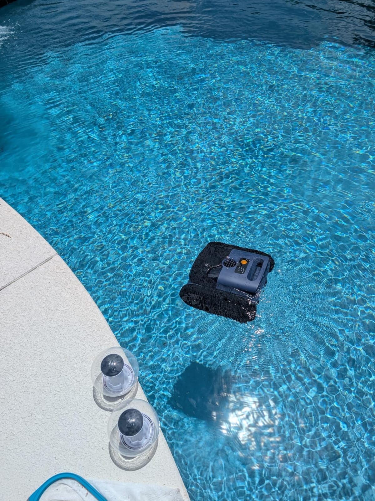 Cordless Robotic Pool Vacuum with Smarter Navigation & Track Drive, Dual 180W Brushless Motors, Wall & Waterline Climbing, 150-Min Runtime, for Inground & Above-Ground Pools up to 2,150 Sq. Ft. customer photo 2
