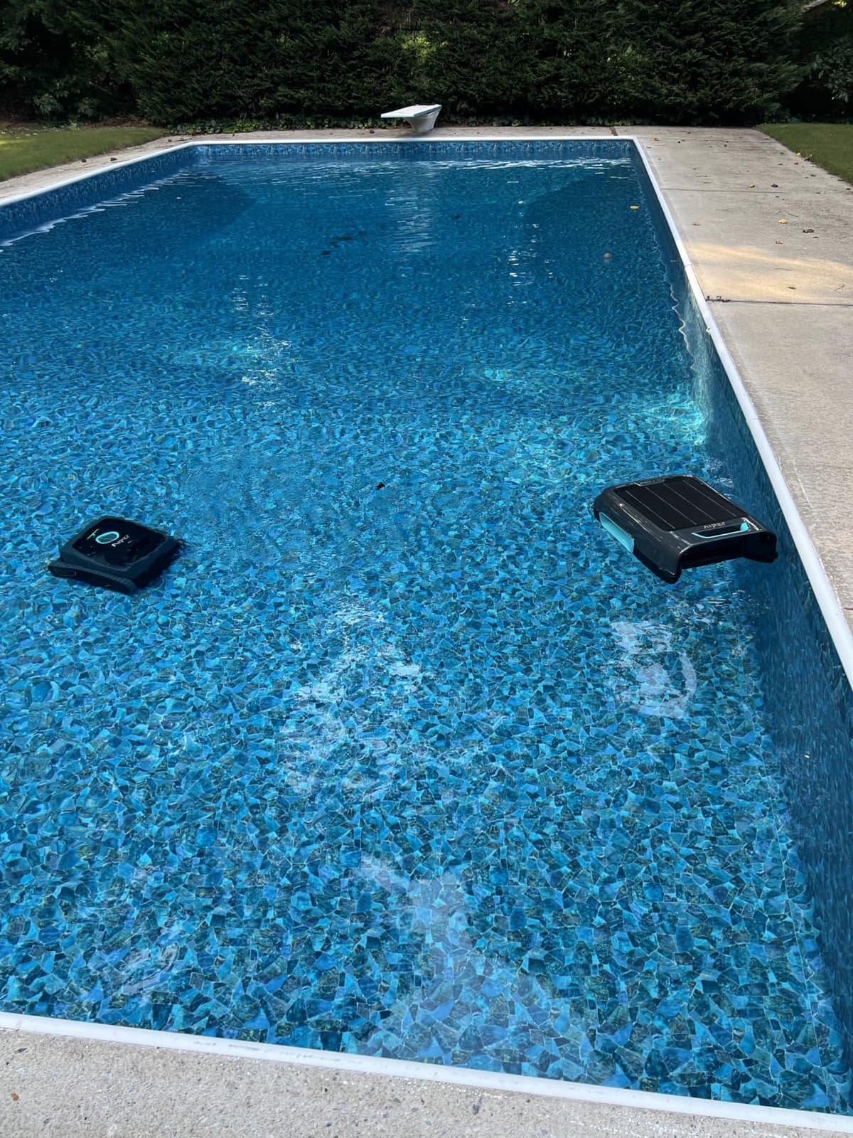AIPER Experts Duo: Cordless Pool Cleaner Robot & Solar Pool Skimmer, Gray | Scuba V3 & EcoSurfer S2, 360° Top-to-Bottom Clean, 7 Day Hands-Free Care, 10x Faster Pool Clean with AI Patrol, Auto-Parking customer photo 1