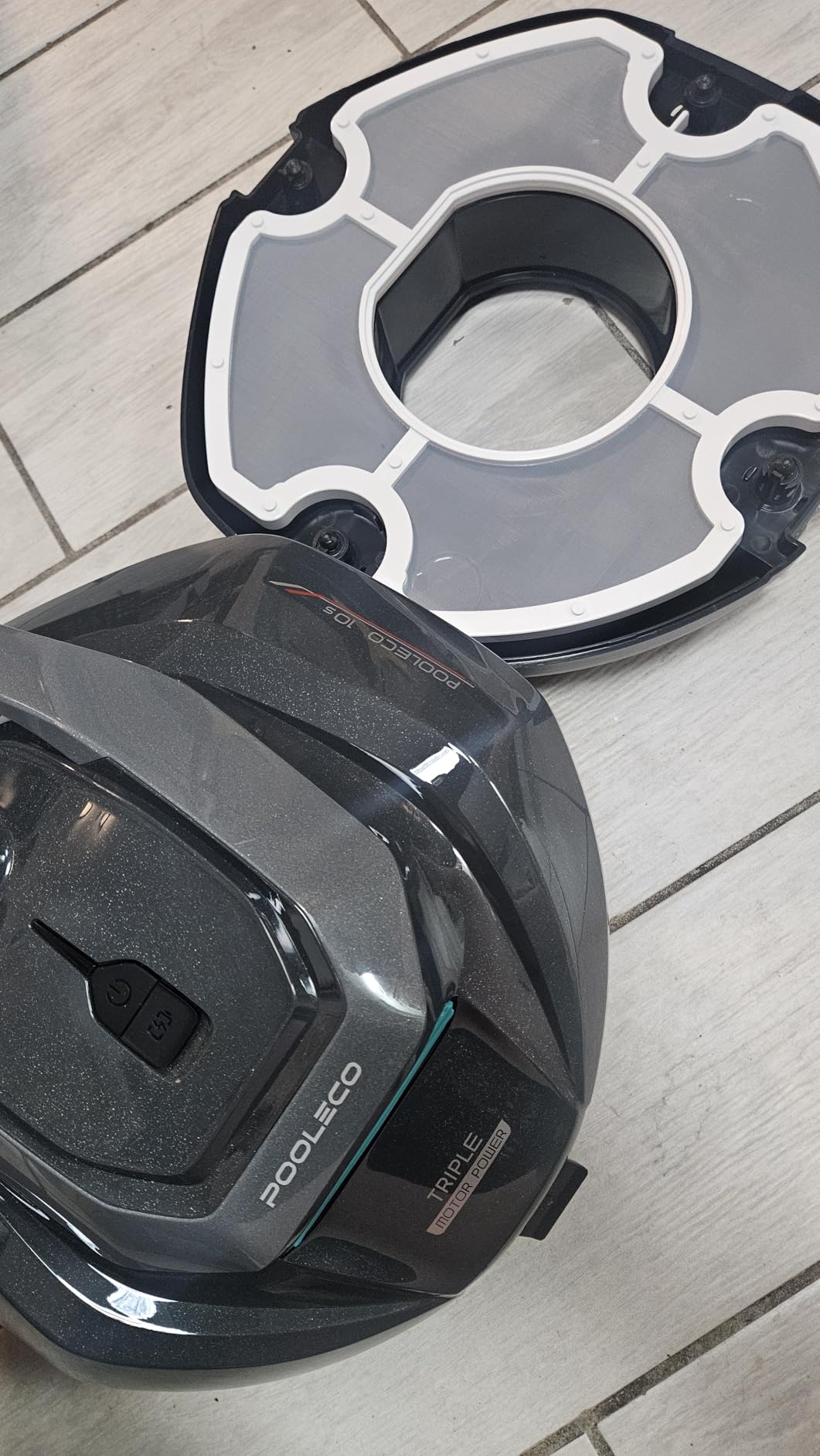 Ultenic Cordless Robotic Pool Cleaner with Remote & APP Control, Pool Vacuum for Above & In-Ground Pool up to 850 Sq.ft., 90 Mins Long Runtime, Fast Charging, Self-Parking & 2.5L Large Filter, Green customer photo 1