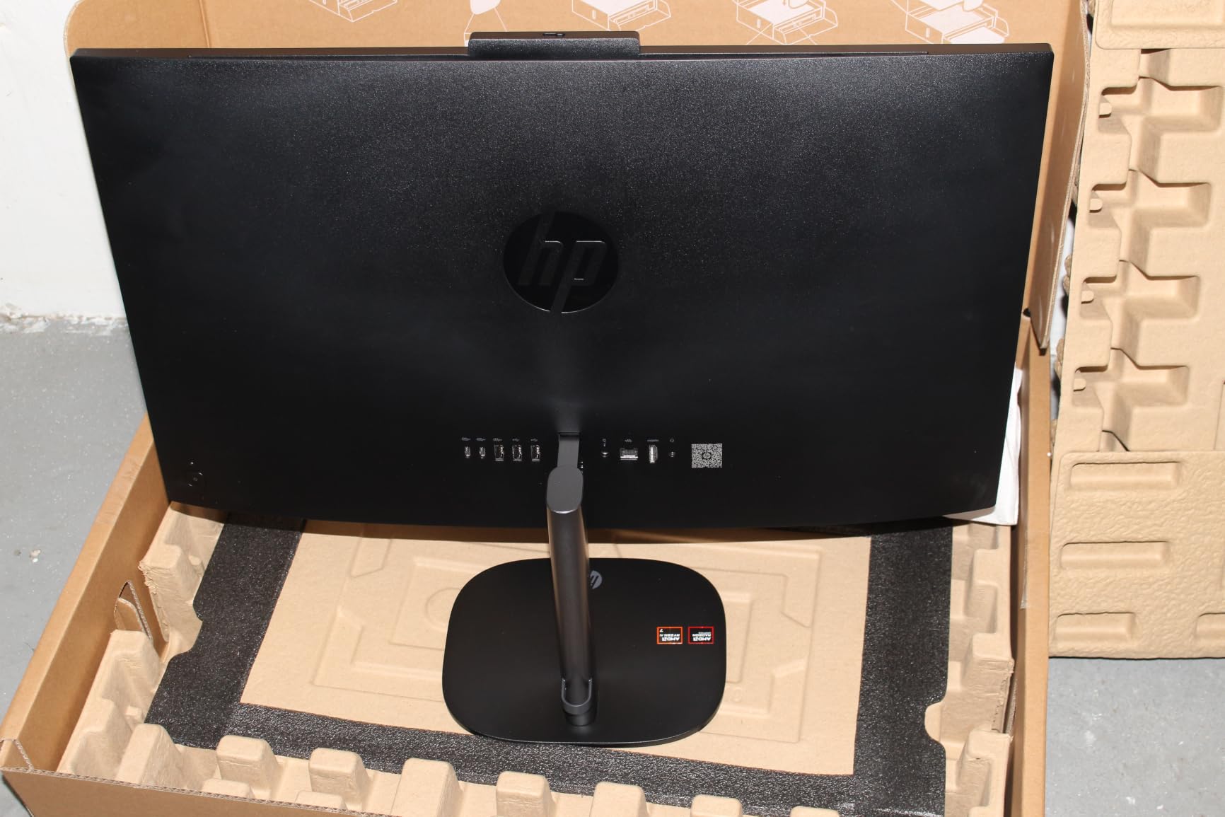 HP OmniStudio 27 inch All-in-One Desktop Next Gen AI PC, FHD Display, AMD Ryzen AI 7 445, 16 GB RAM, 512 GB SSD, AMD Radeon 840M Graphics, Windows 11 Home, Jet Black, 27-cw0102 (2026) customer photo 1
