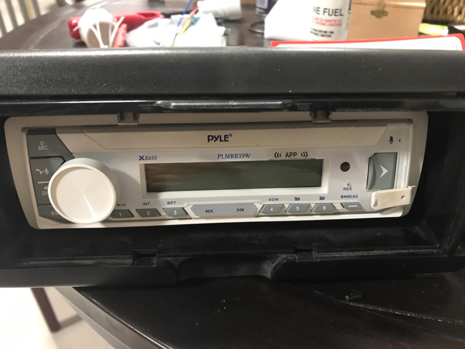 Pyle Marine Radio Single DIN Receiver - Bluetooth Wireless Streaming, AM/FM Tuner, USB/AUX MP3 Playback, Hands-Free Calling, Remote Control, RGB Buttons, Splash-Resistant Stereo Upgrade customer photo 2