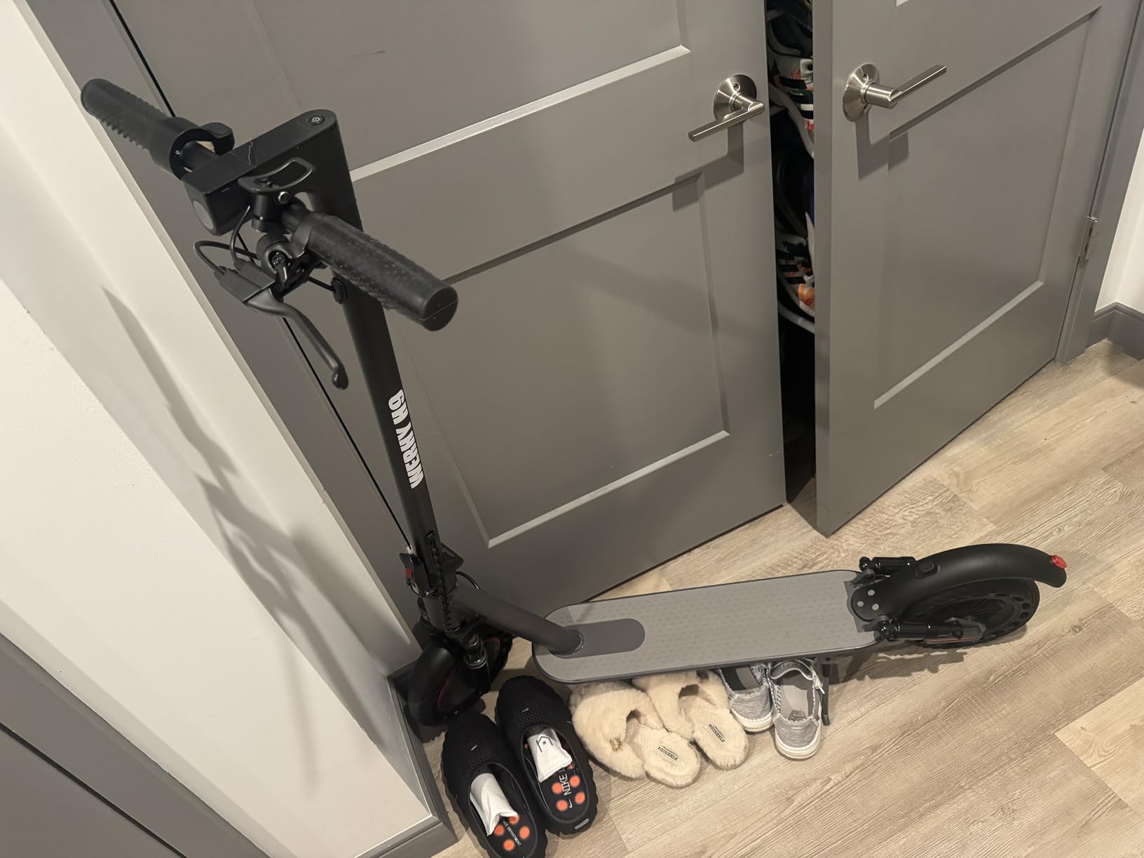 WERHY Electric Scooter, 500W/350W Powerful Motor & 19MPH Top Speed, 16/25/27 Miles Range, Folding E Scooter with Dual Braking for Teens and Adults customer photo 2