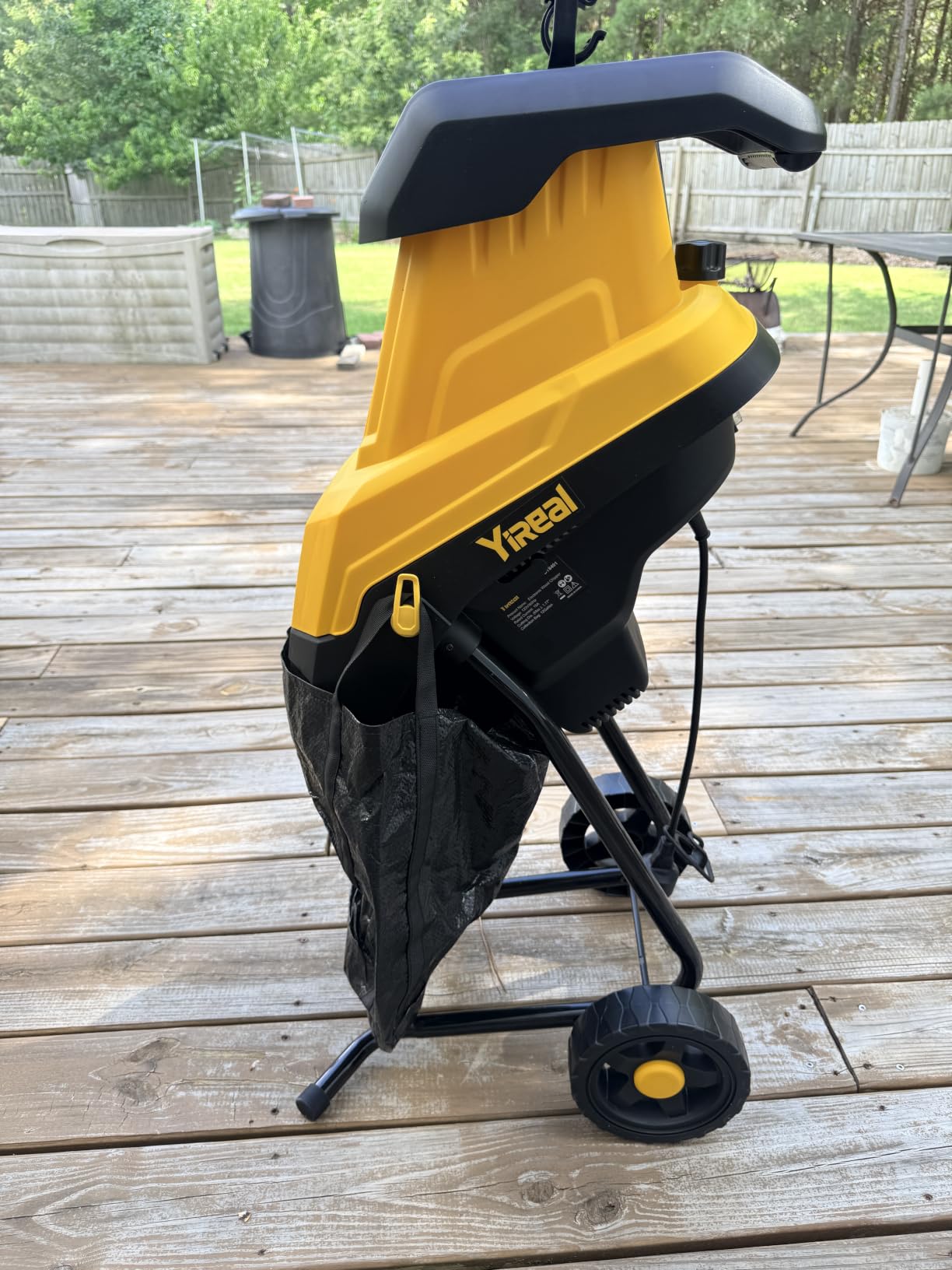 Yireal Upgraded 3-Blade Electric Wood Chipper 15-Amp, Wood Chipper Shredder Detachable with Collection Bag 45L, 1.8 Inch Cutting Diameter Mulcher for Yard Branches Twigs Leaves Mulching Composting customer photo 1