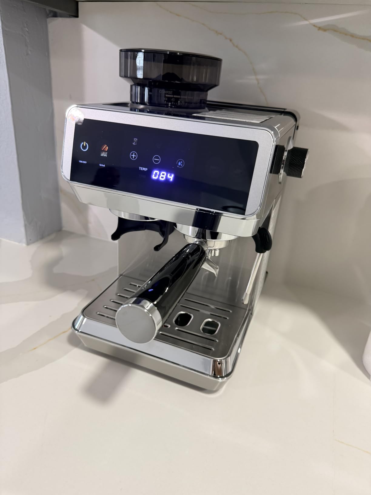 AMZCHEF Espresso Machine With Grinder, Temp Control, 44 Grind Settings customer photo 1