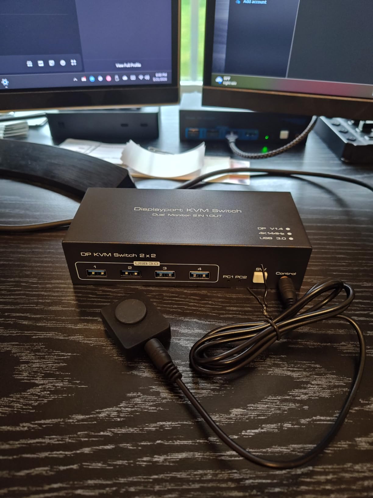 Displayport KVM Switch 2 Monitors 2 Computers 4K@144Hz USB3.0 KVM Switch for 2 Computers Share Dual Displays and 4 USB Devices Support Extended/Copy Mode with Desktop Controller customer photo 2