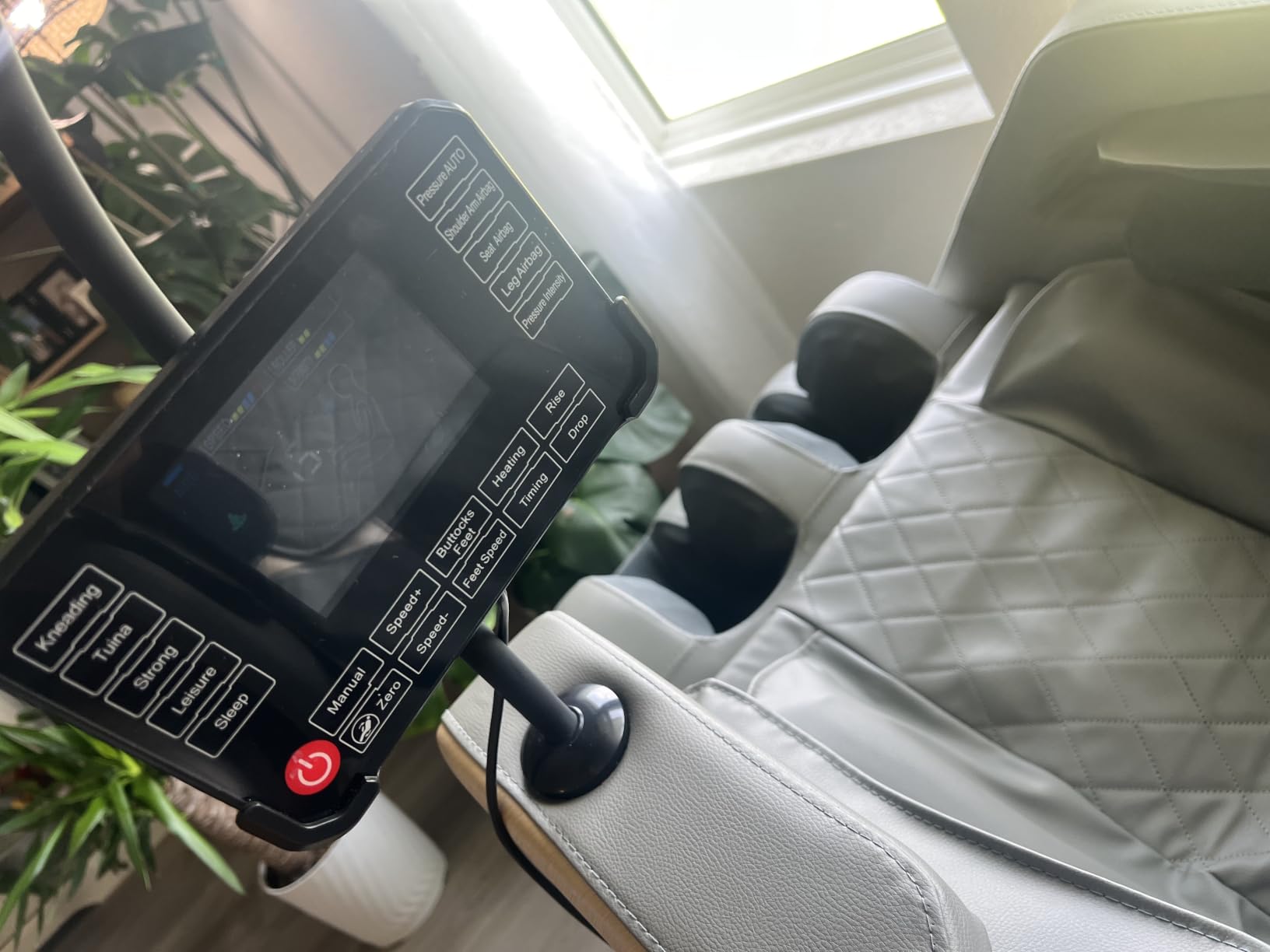 Massage Chair Full Body, Zero Gravity Massage Chair 2026 for Back Fatigue with 10 Fixed Rollers, Heating, Airbags, Phone Controller, Nightlights, Bluetooth Speaker for Living Room, Bedroom customer photo 2