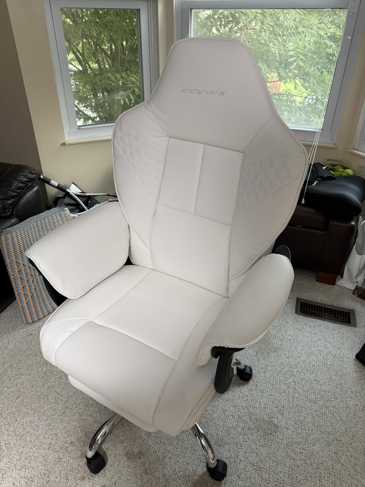 Dowinx Big and Tall Gaming Chair with Footrest for Home Office 500LBS Black | High Back Leather Office Chair, Extra-Wide & Thick-Padded Seat Cushion with Ergonomic Lumbar Support and Soft Linkage Armrest customer photo 2