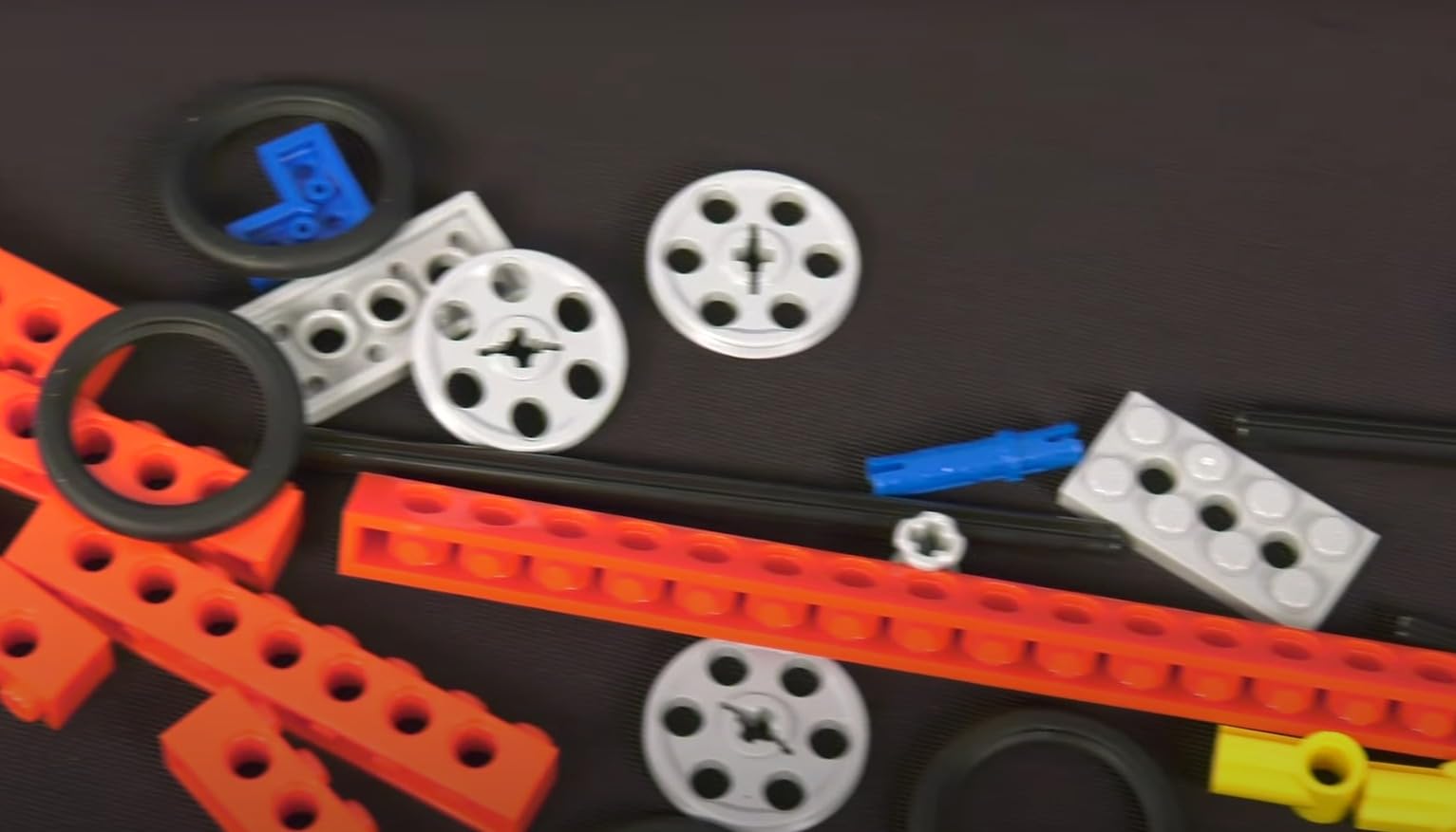 Klutz Lego Gear Bots Science/STEM Activity Kit for 8-12 years customer photo 2
