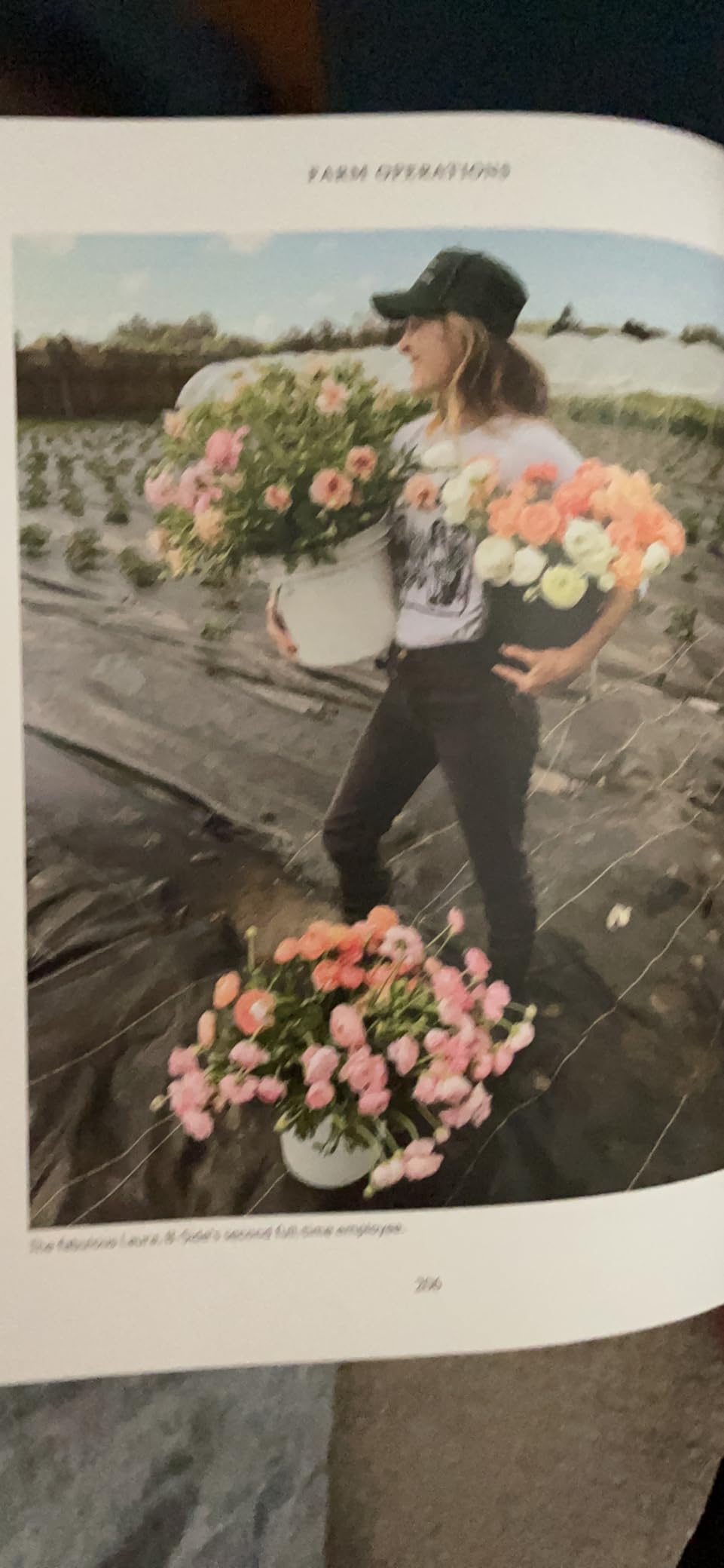 Floret Farm's Cut Flower Garden: Grow, Harvest, and Arrange Stunning Seasonal Blooms customer photo 2