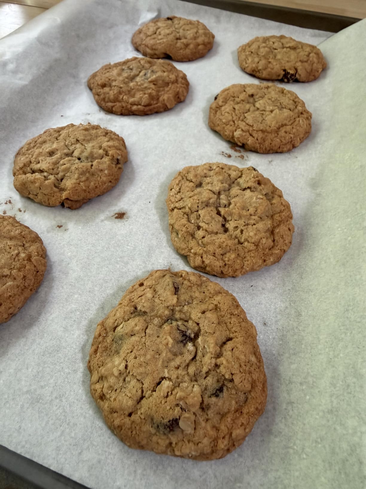 100 Cookies: The Baking Book for Every Kitchen, with Classic Cookies, Novel Treats, Brownies, Bars, and More (100 Baking Recipes for Every Kitchen) customer photo 1