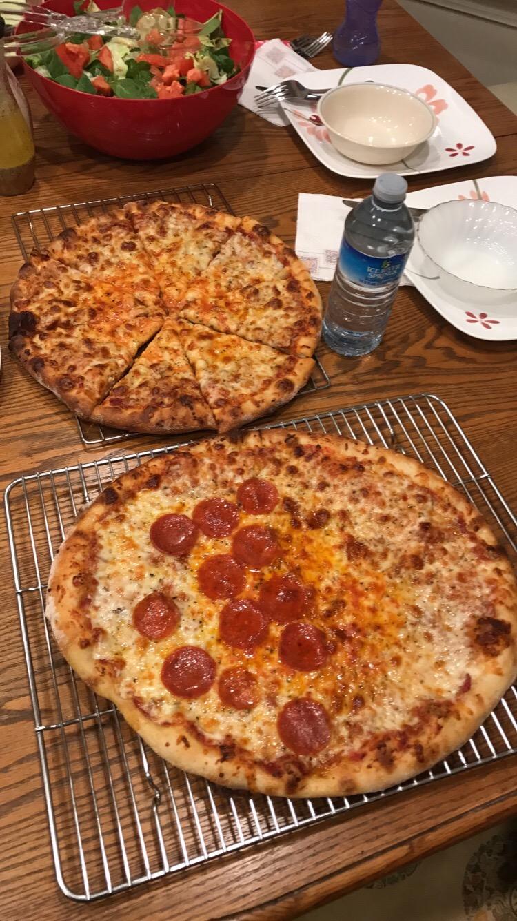 The Pizza Bible: The World's Favorite Pizza Styles, from Neapolitan, Deep-Dish, Wood-Fired, Sicilian, Calzones and Focaccia to New York, New Haven, Detroit, and More customer photo 2