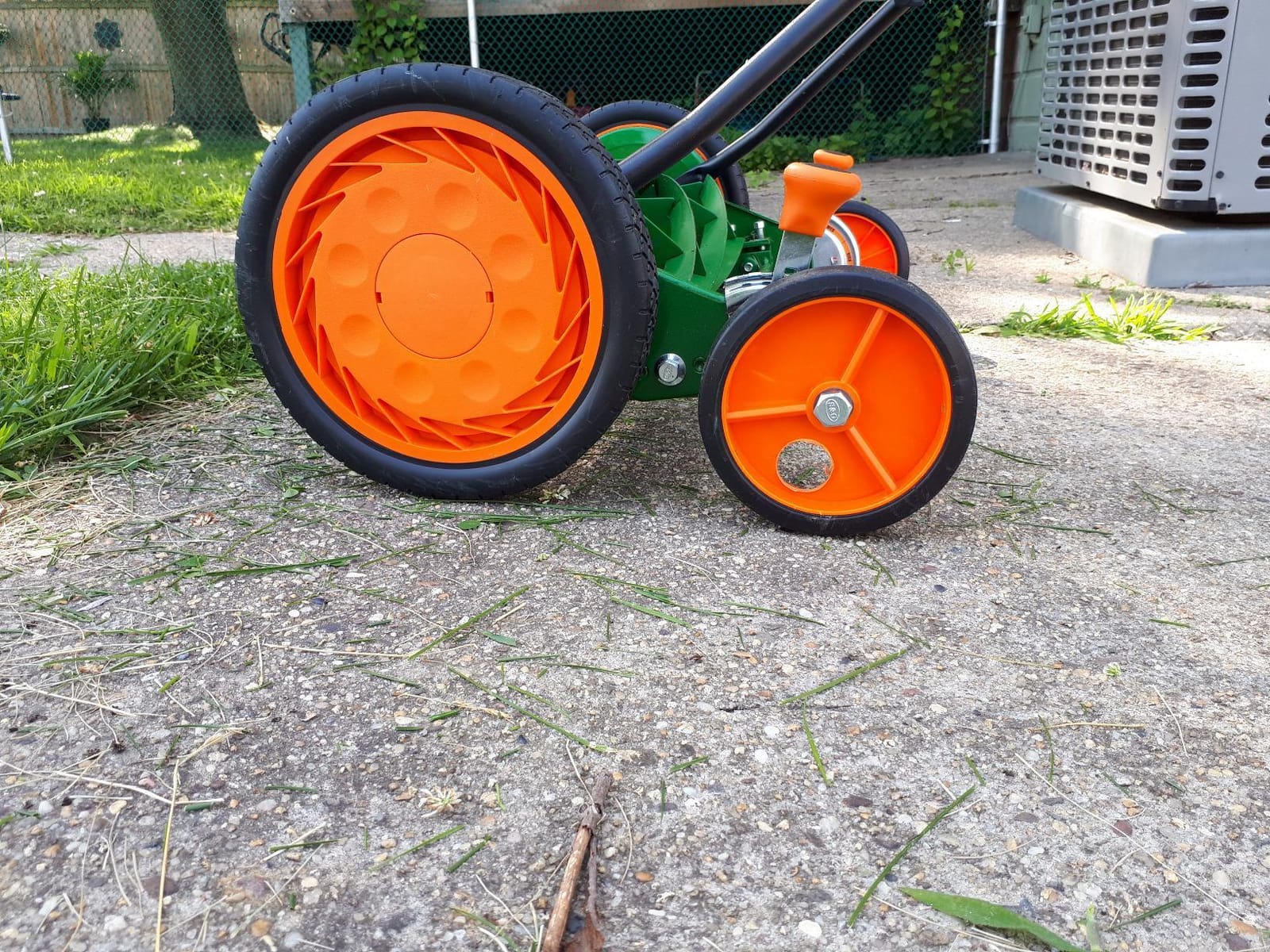 Scotts 2000-20S 20-Inch 5-Blade Push Reel Lawn Mower, Green customer photo 1